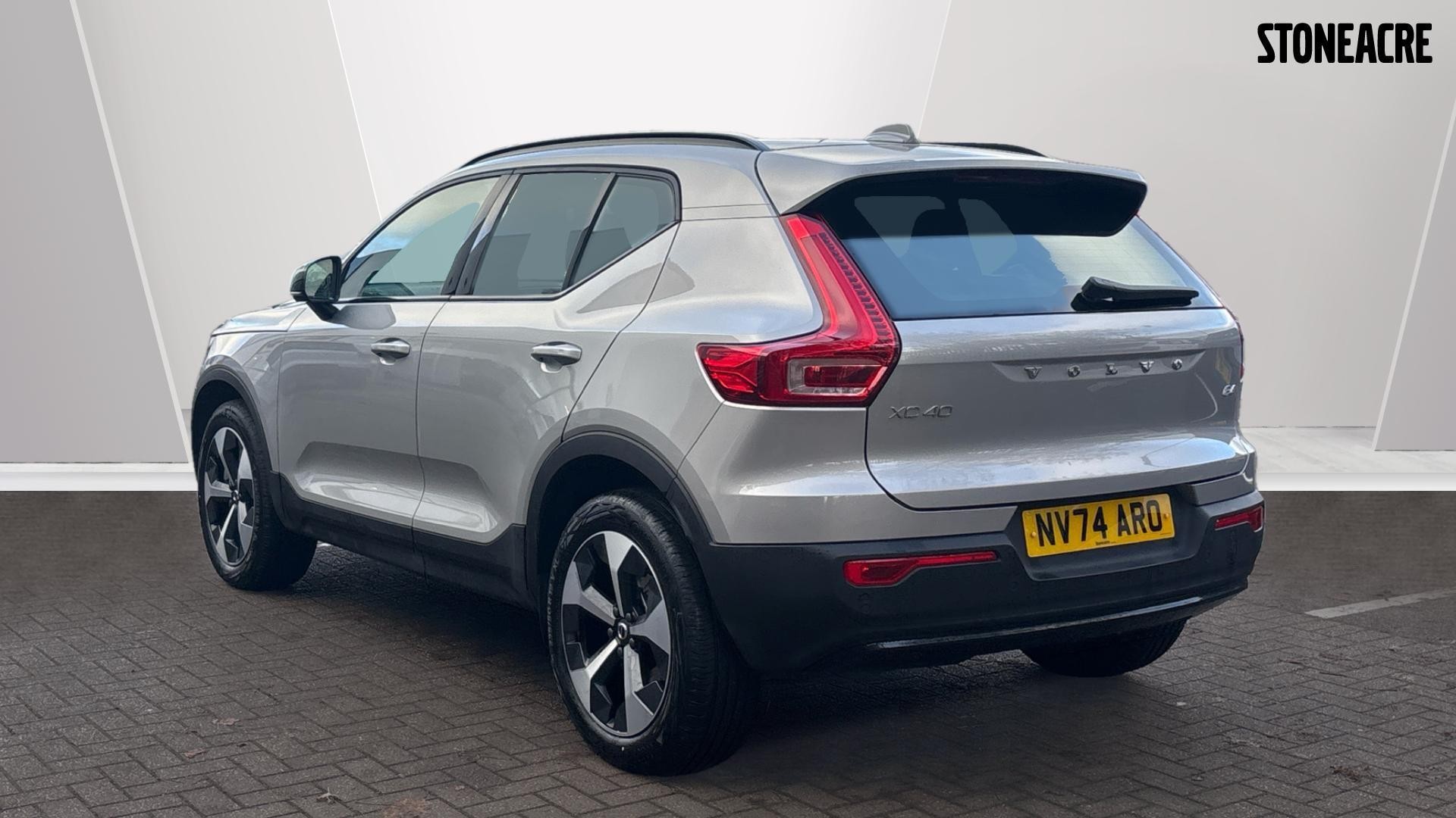 Volvo XC40 Image 2