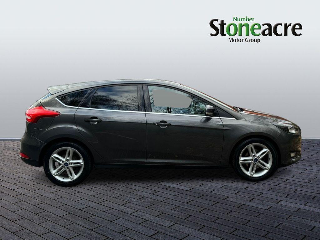 Ford Focus Image 2