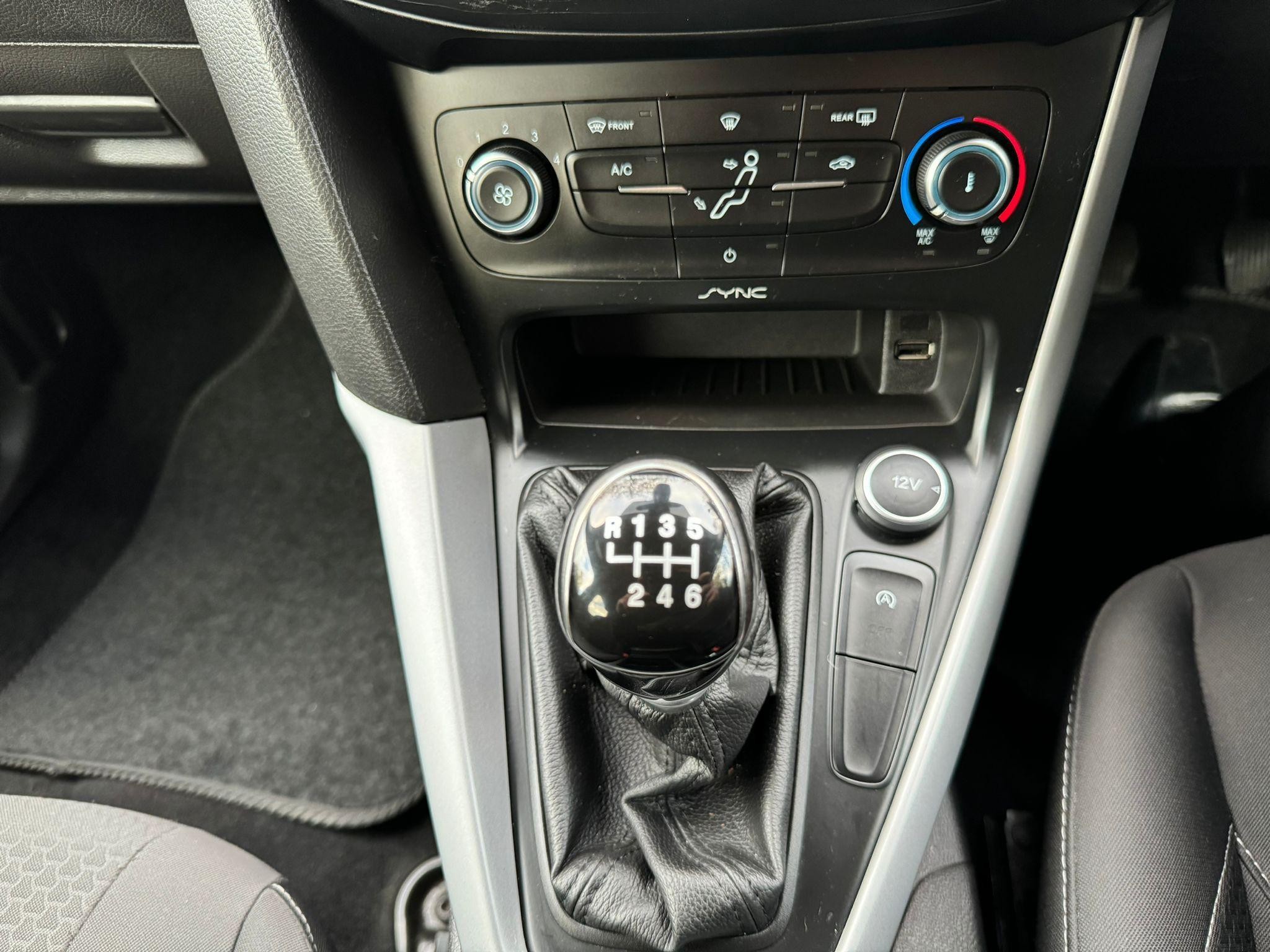 Ford Focus Image 14