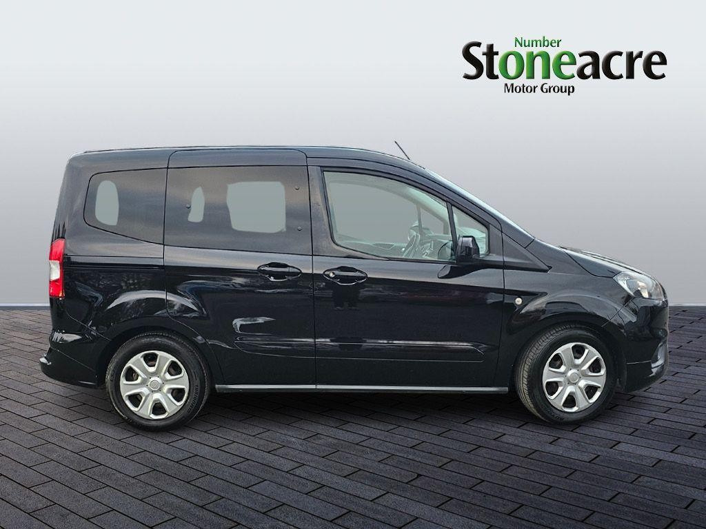 Ford Tourneo Courier Image 2