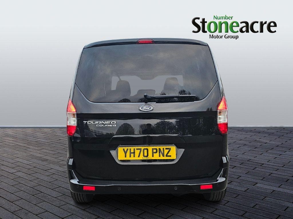 Ford Tourneo Courier Image 4