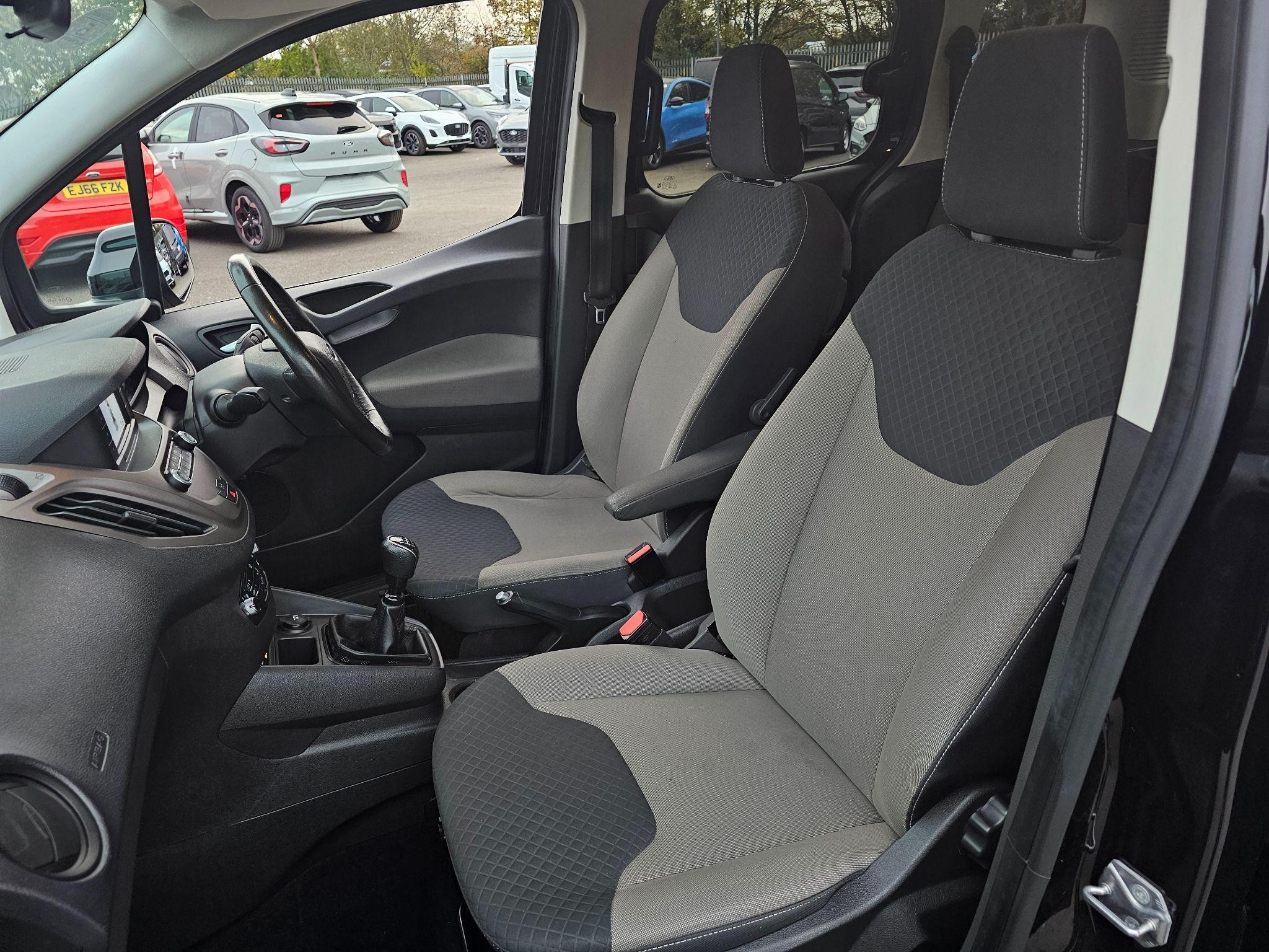 Ford Tourneo Courier Image 20