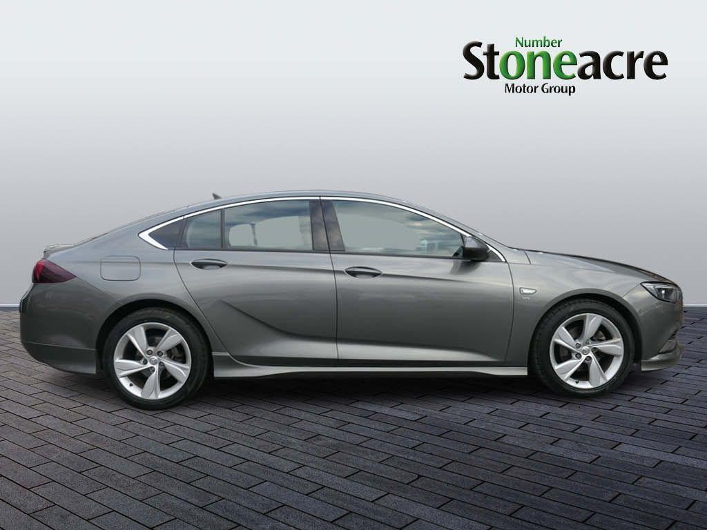 Vauxhall Insignia Image 2