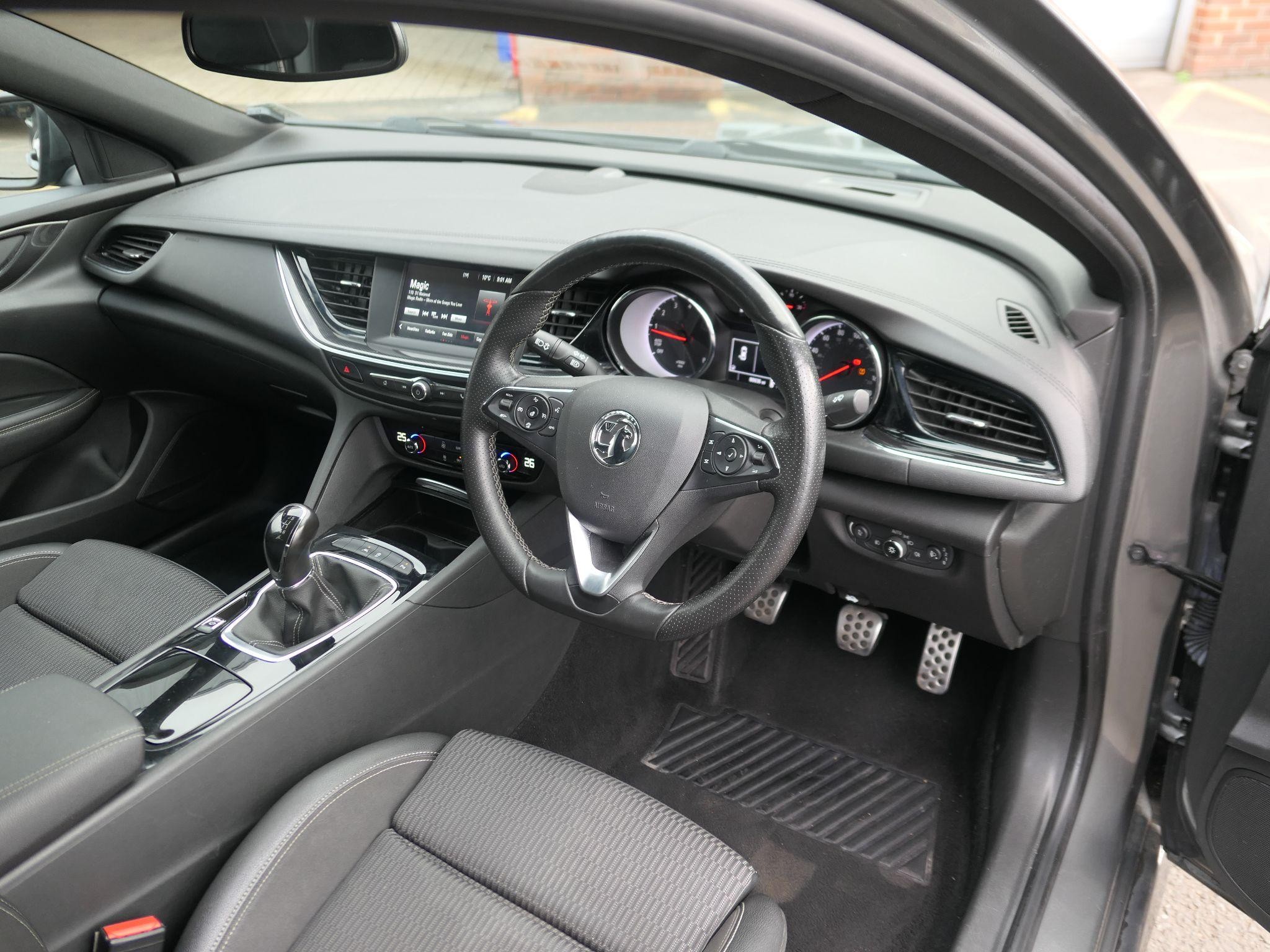 Vauxhall Insignia Image 10