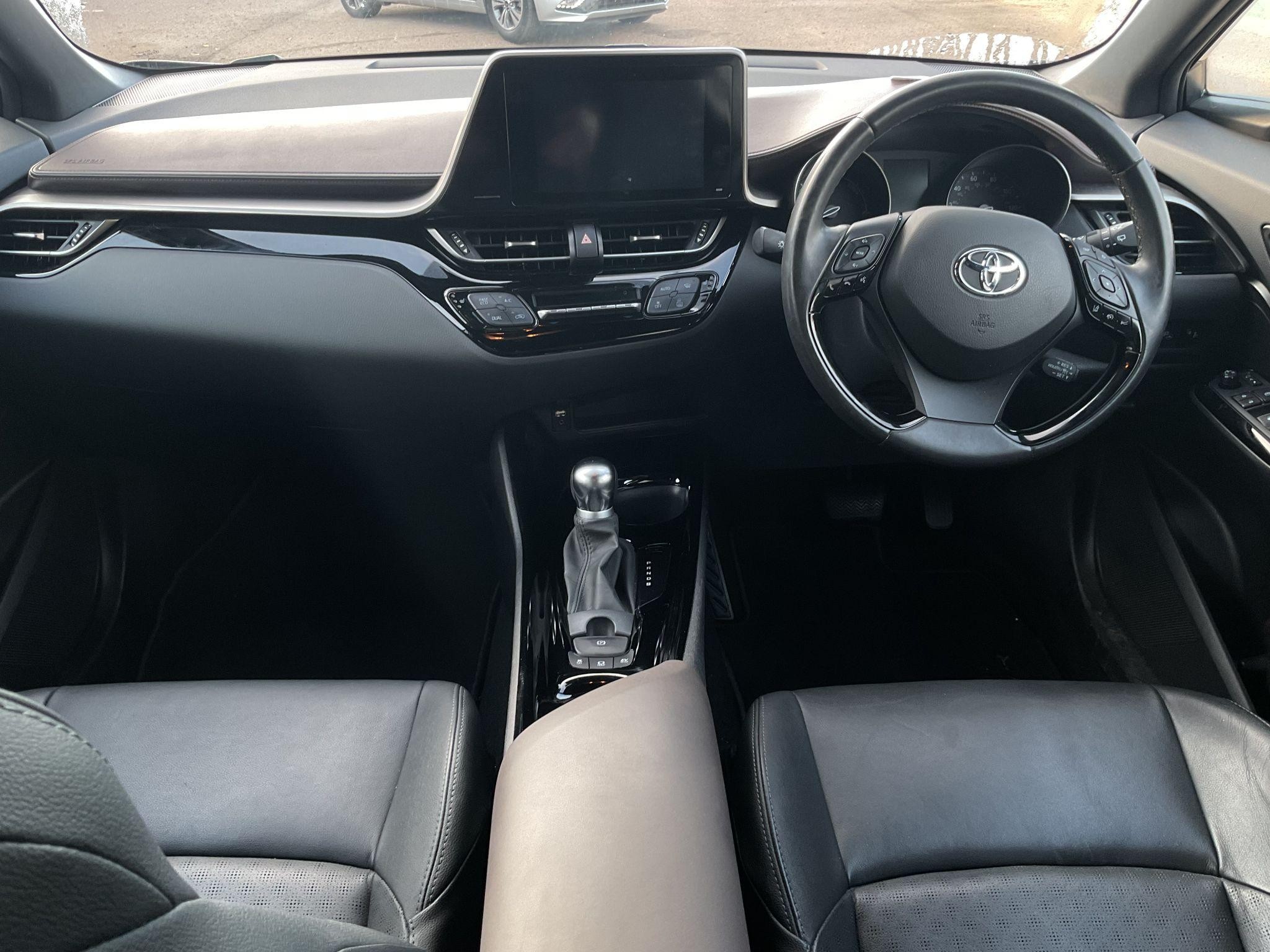 Toyota C-HR Image 12