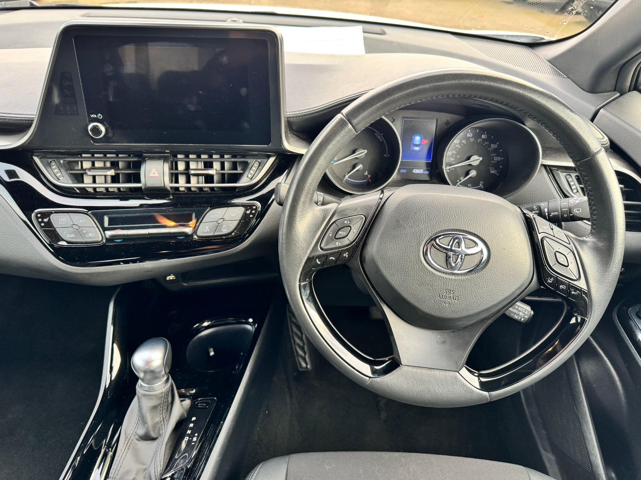 Toyota C-HR Image 17