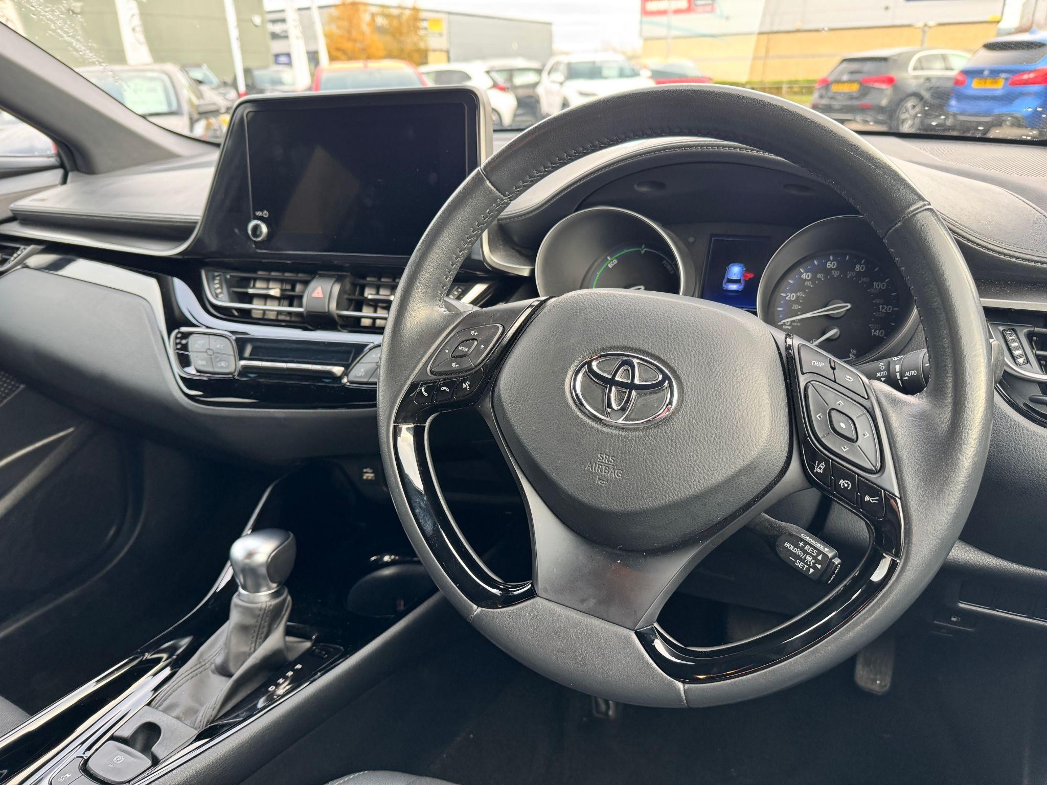 Toyota C-HR Image 18