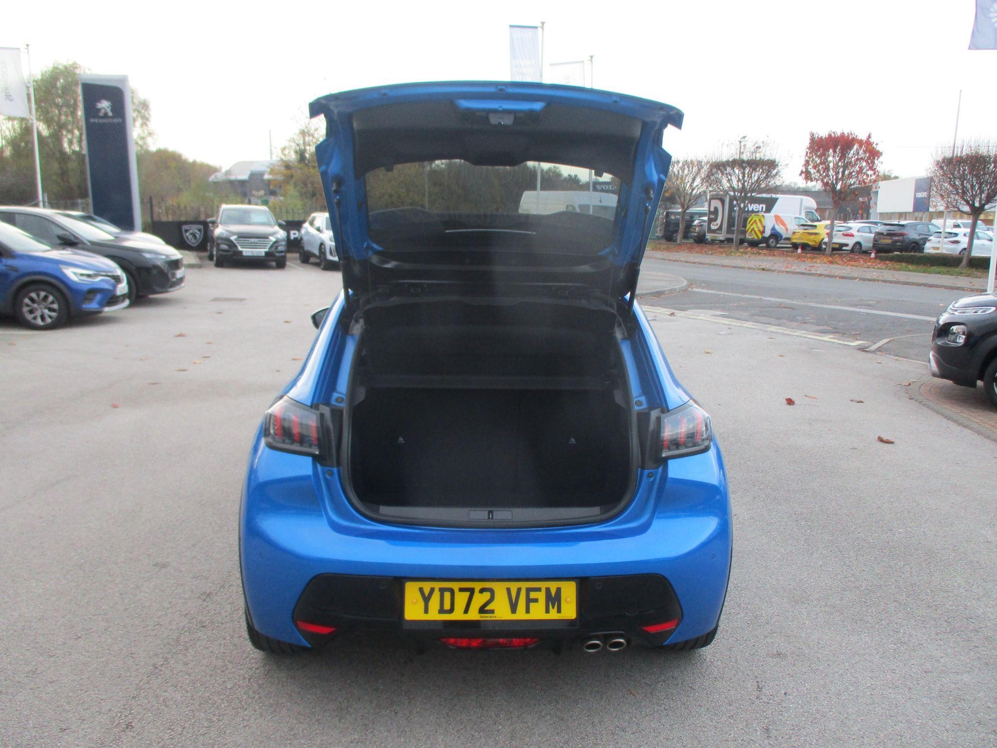 Peugeot 208 Image 9