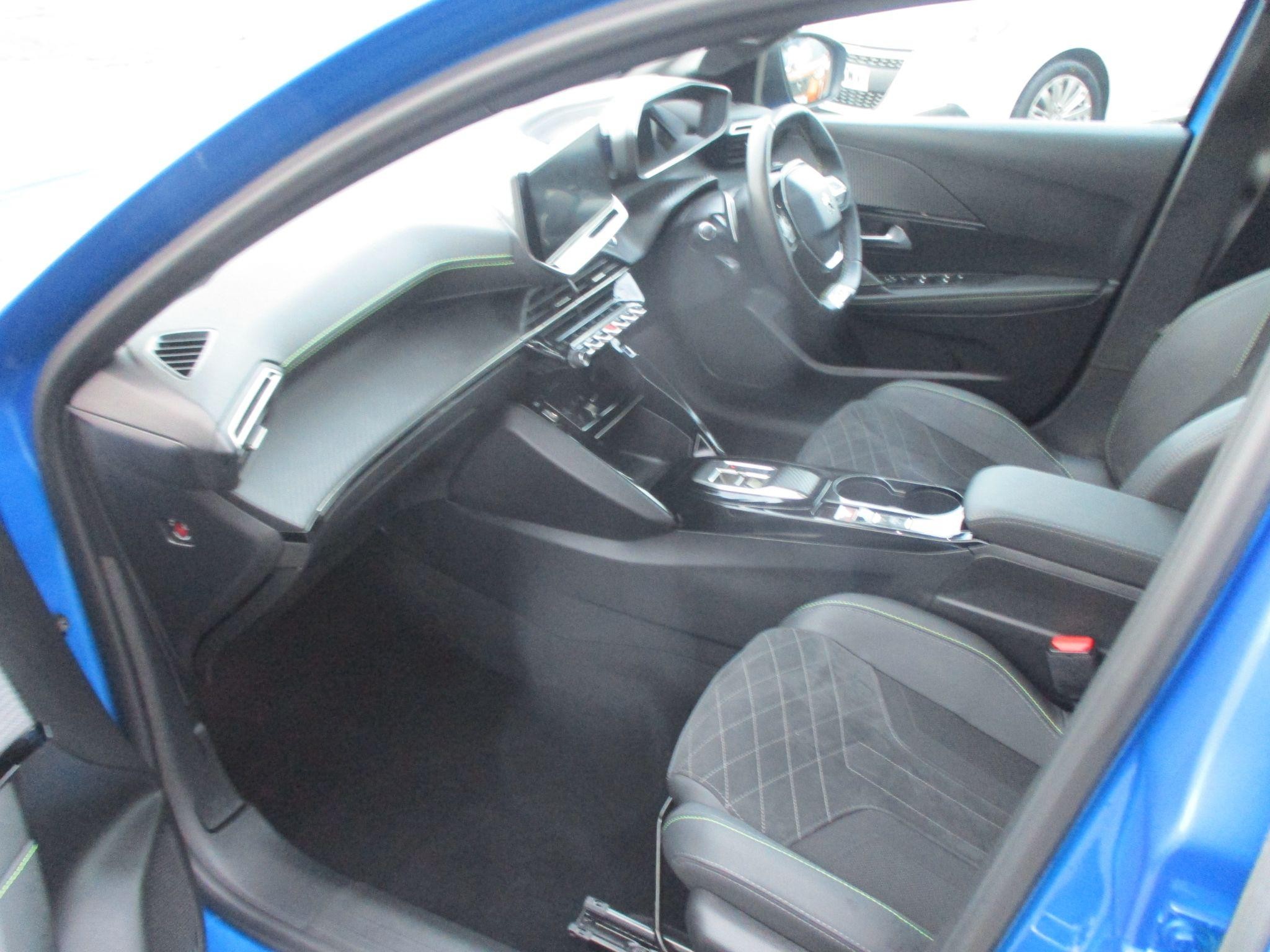 Peugeot 208 Image 14