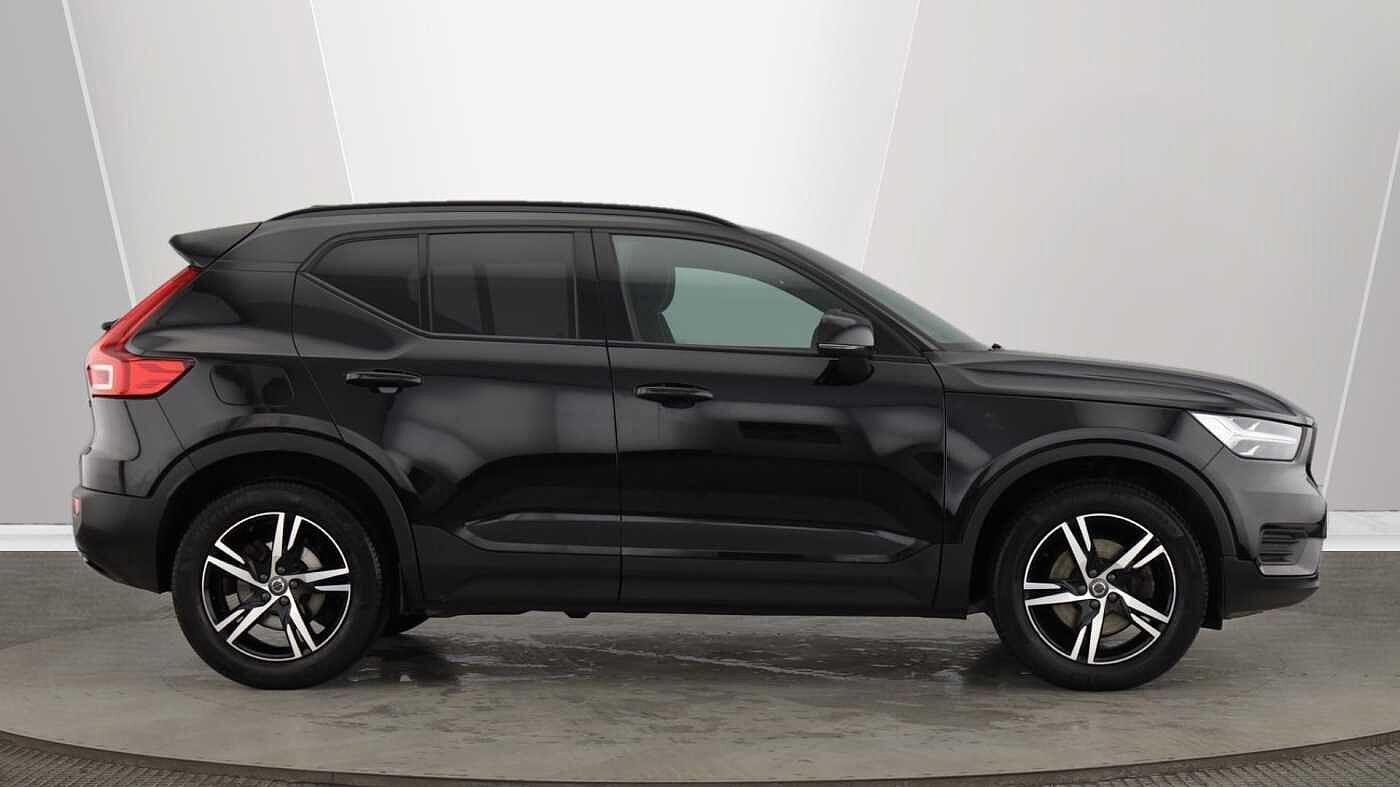 Volvo XC40 Image 2