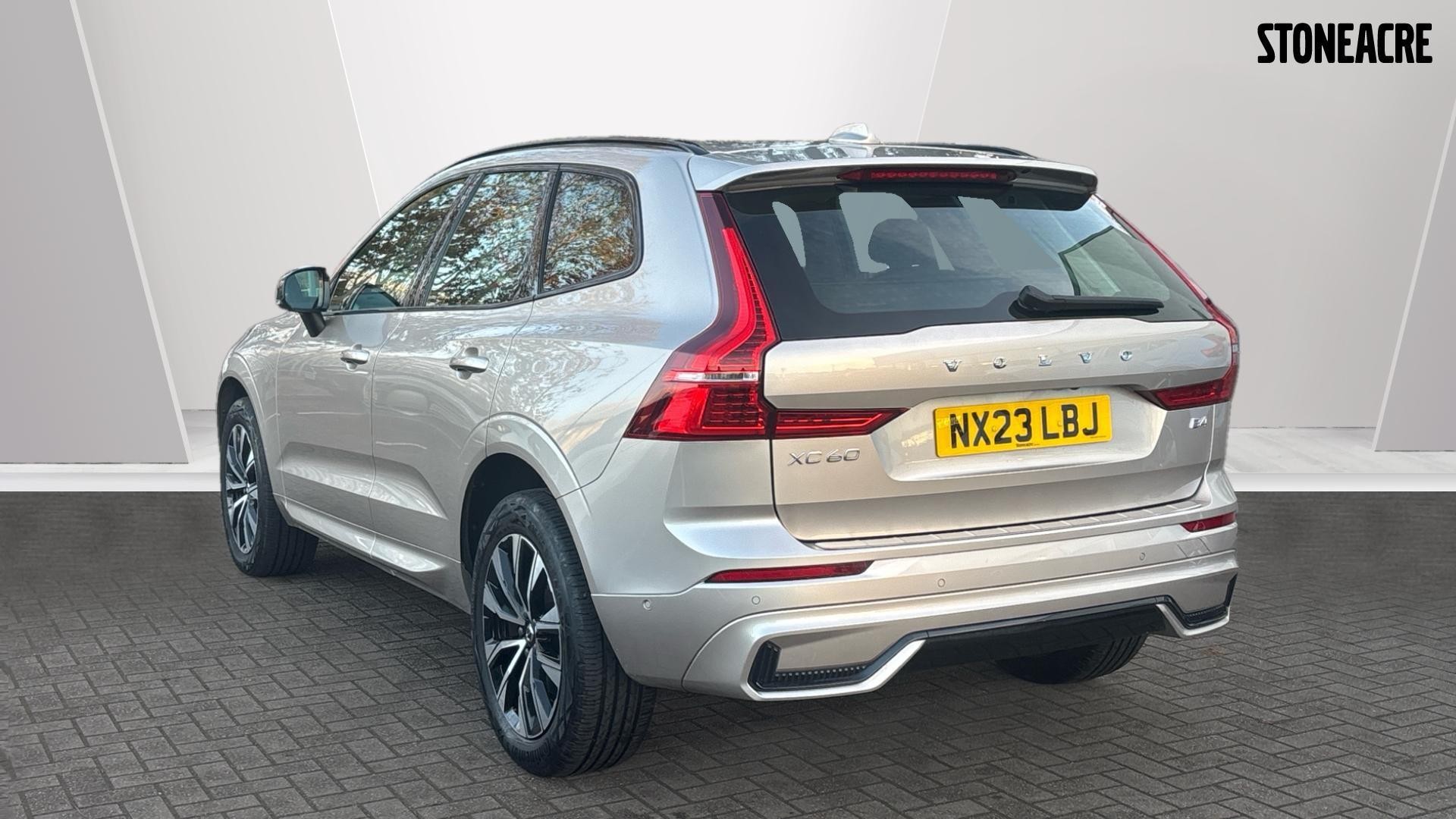 Volvo XC60 Image 2