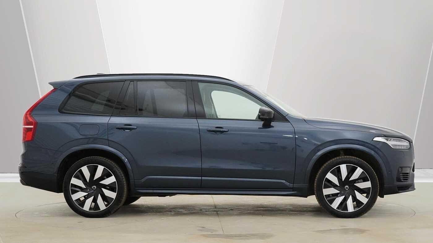 Volvo XC90 Image 2