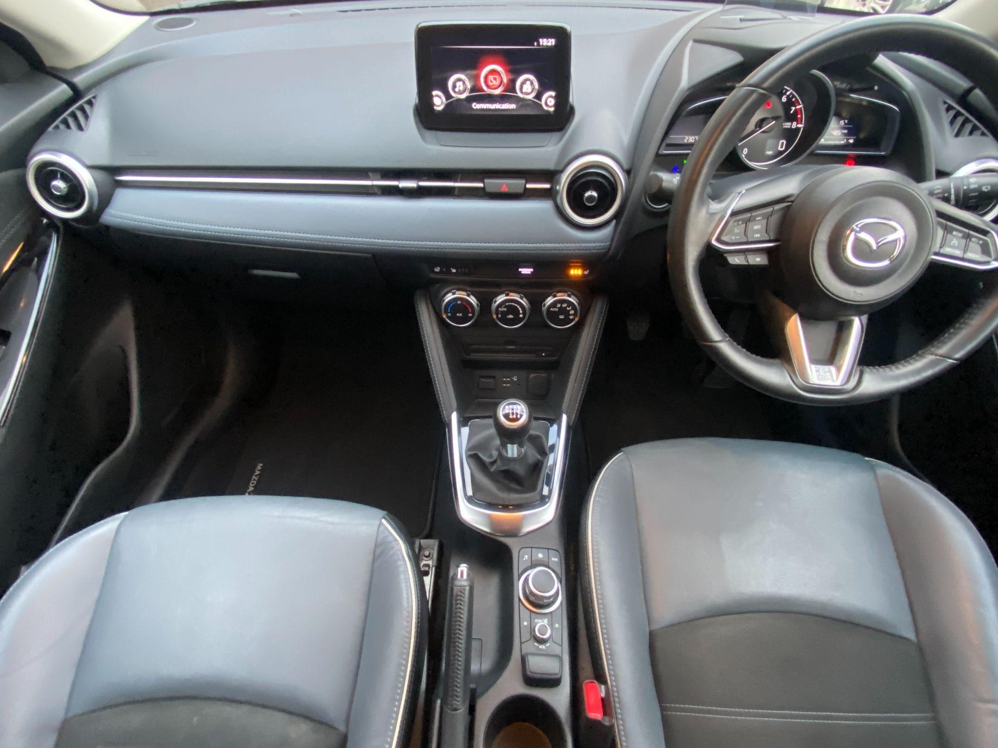 Mazda2 Image 9