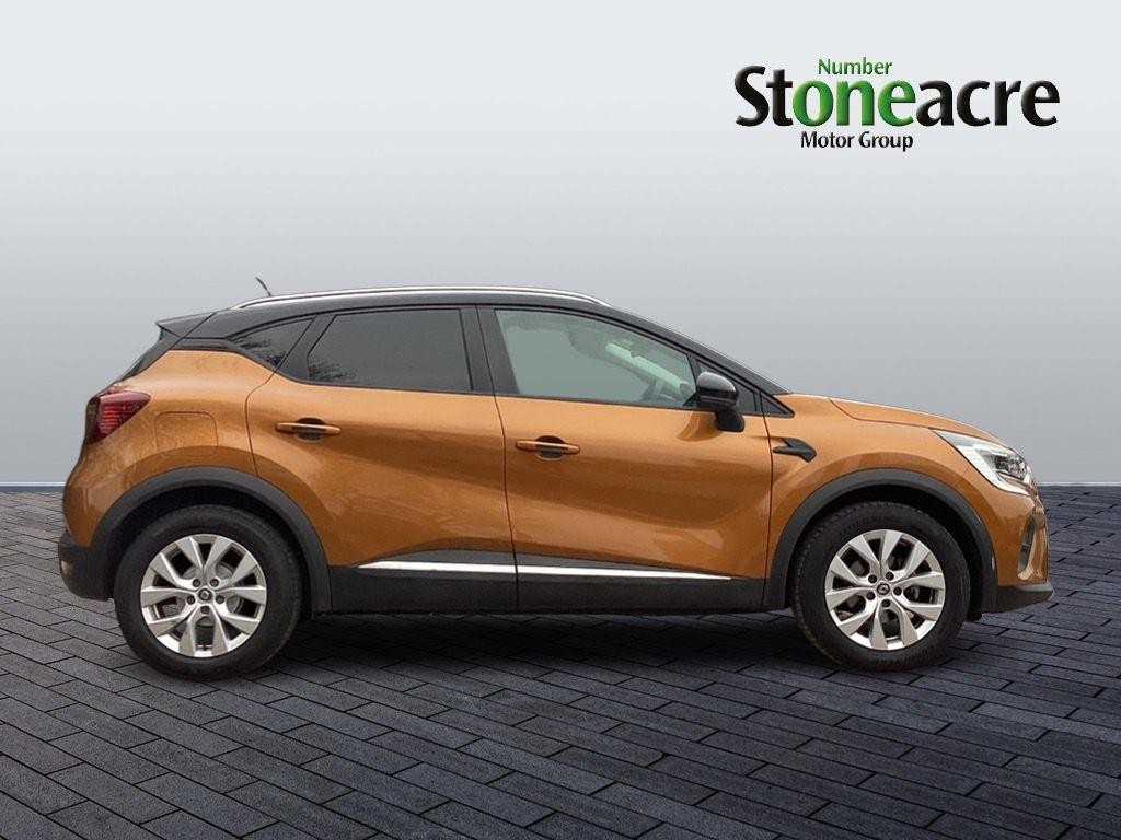 Renault Captur Image 2