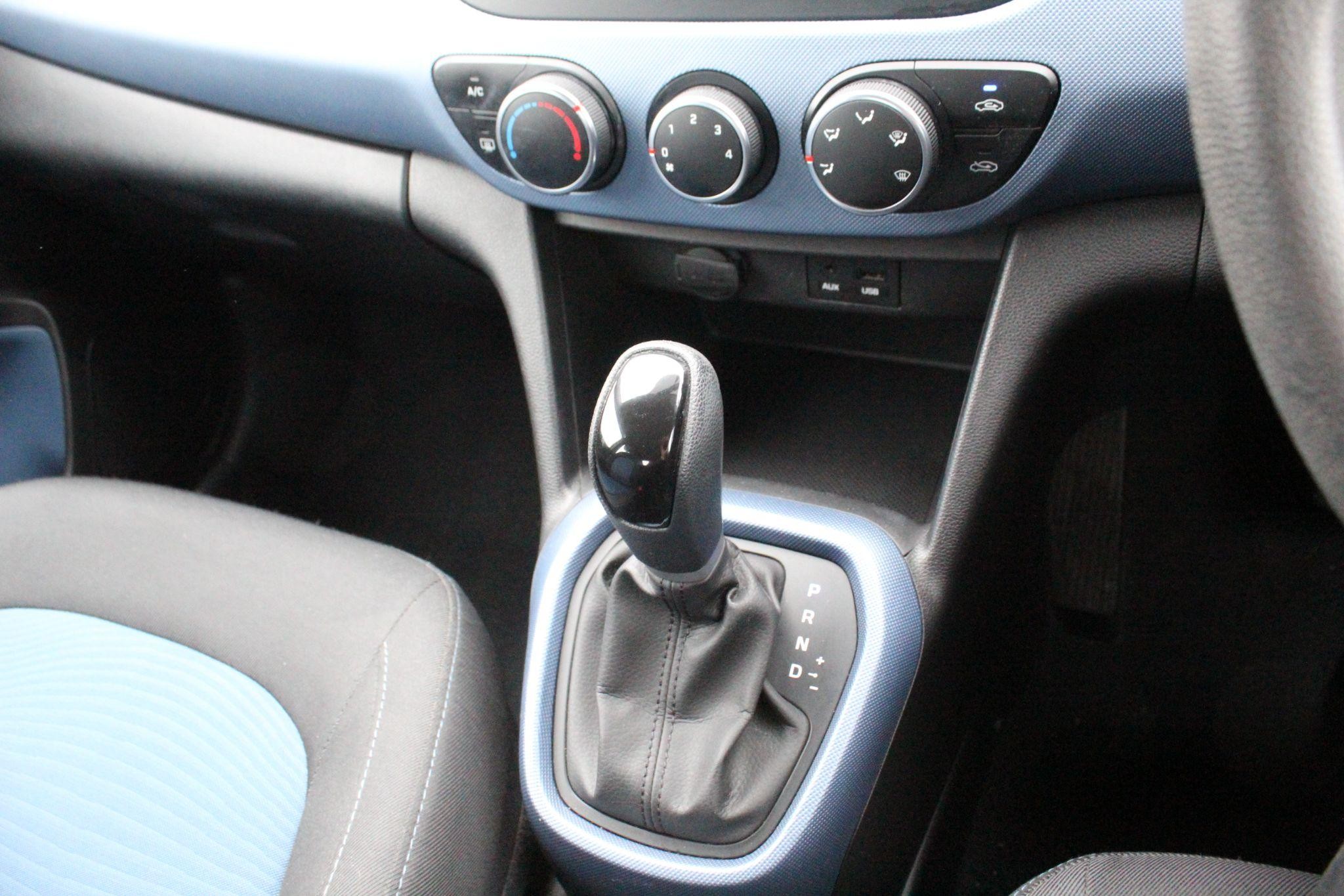 Hyundai i10 Image 17