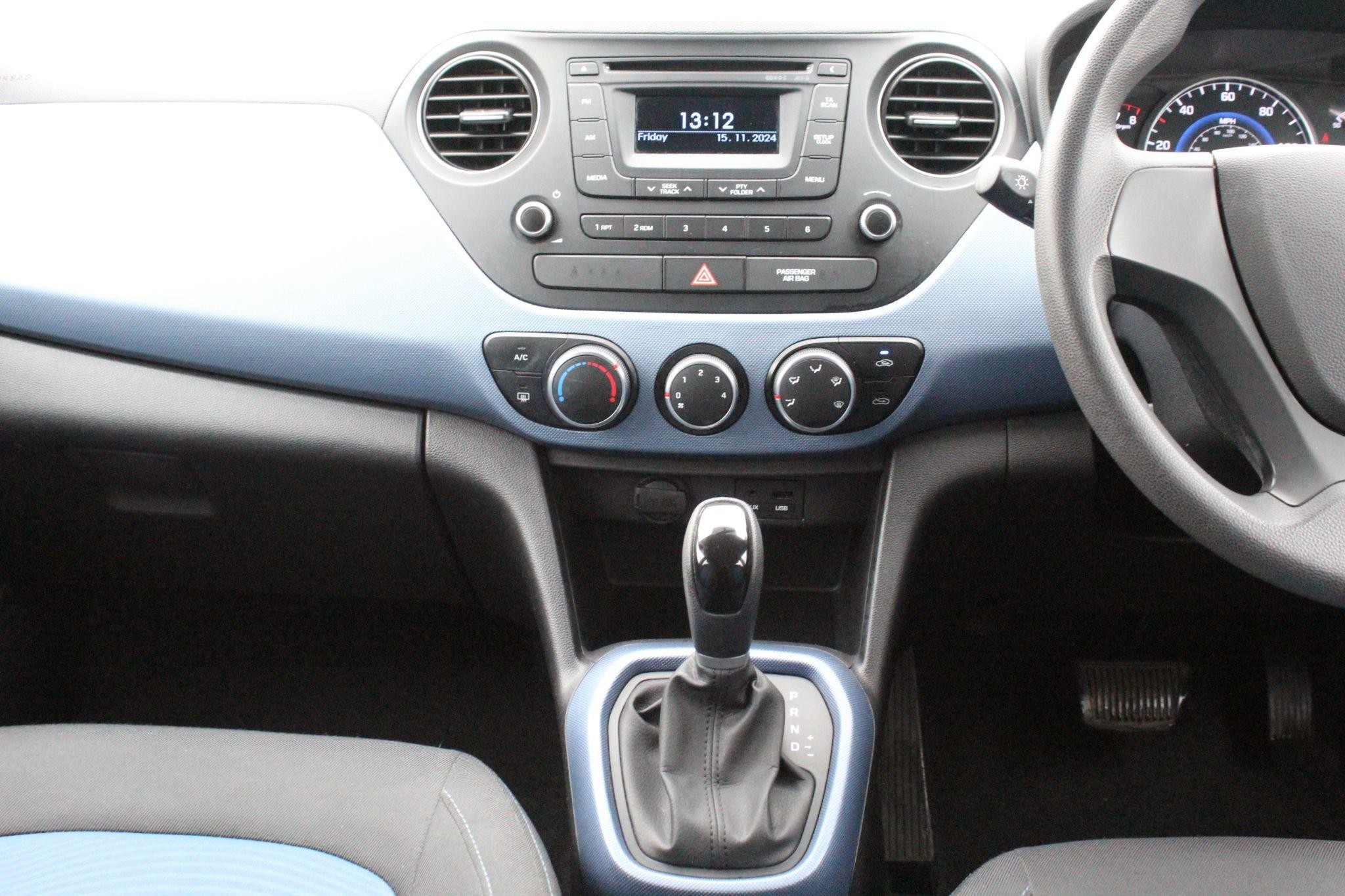 Hyundai i10 Image 18