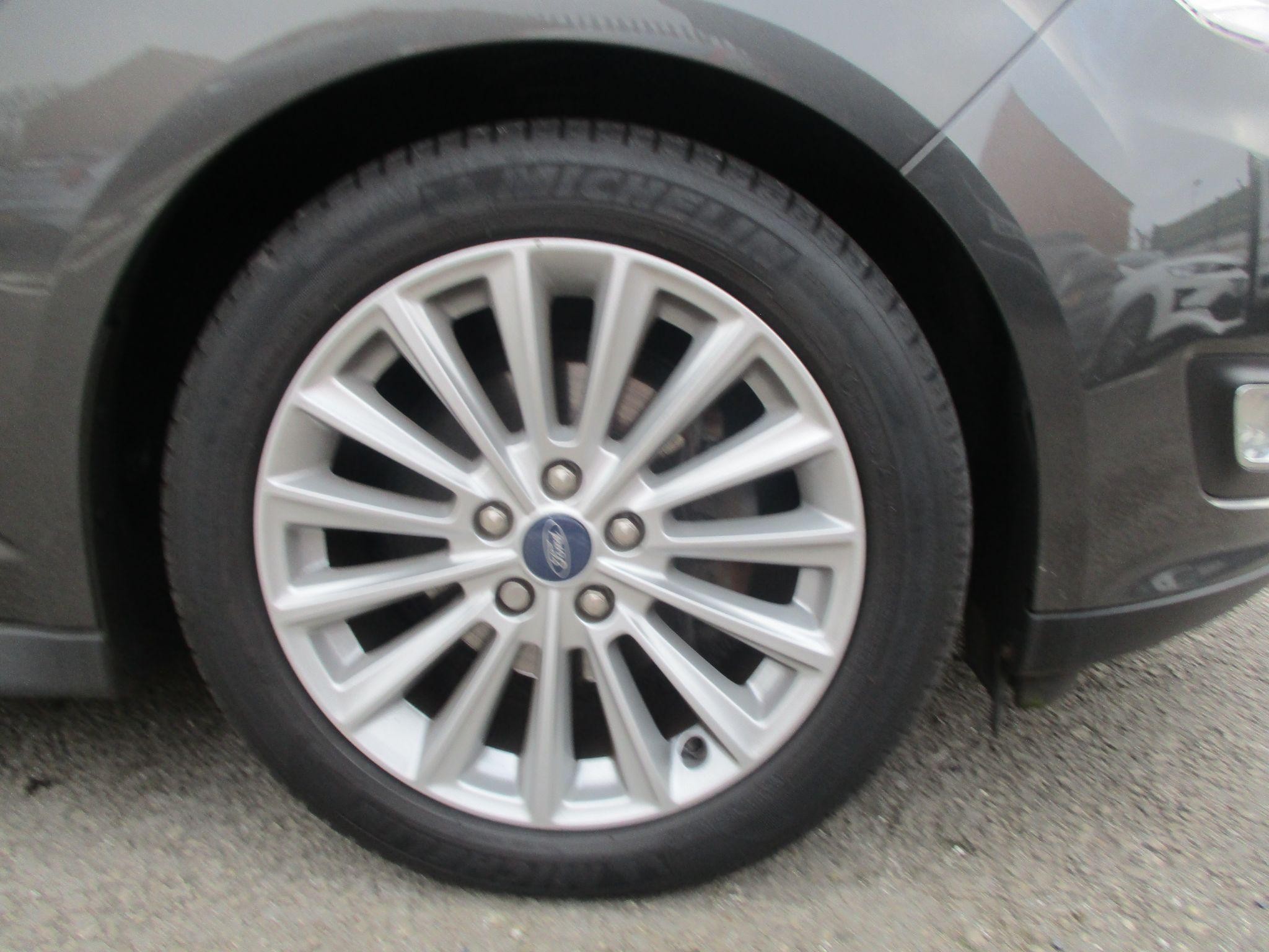 Ford C-Max Image 9