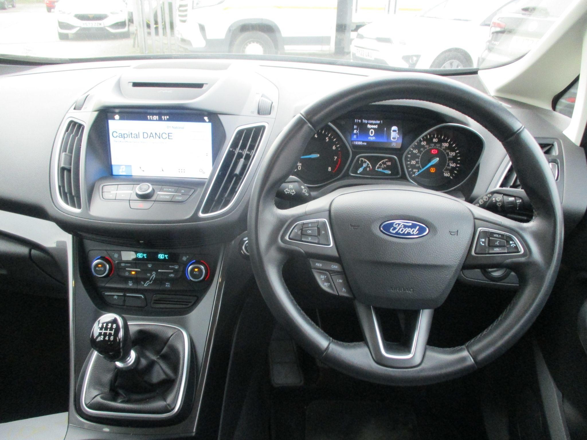 Ford C-Max Image 12