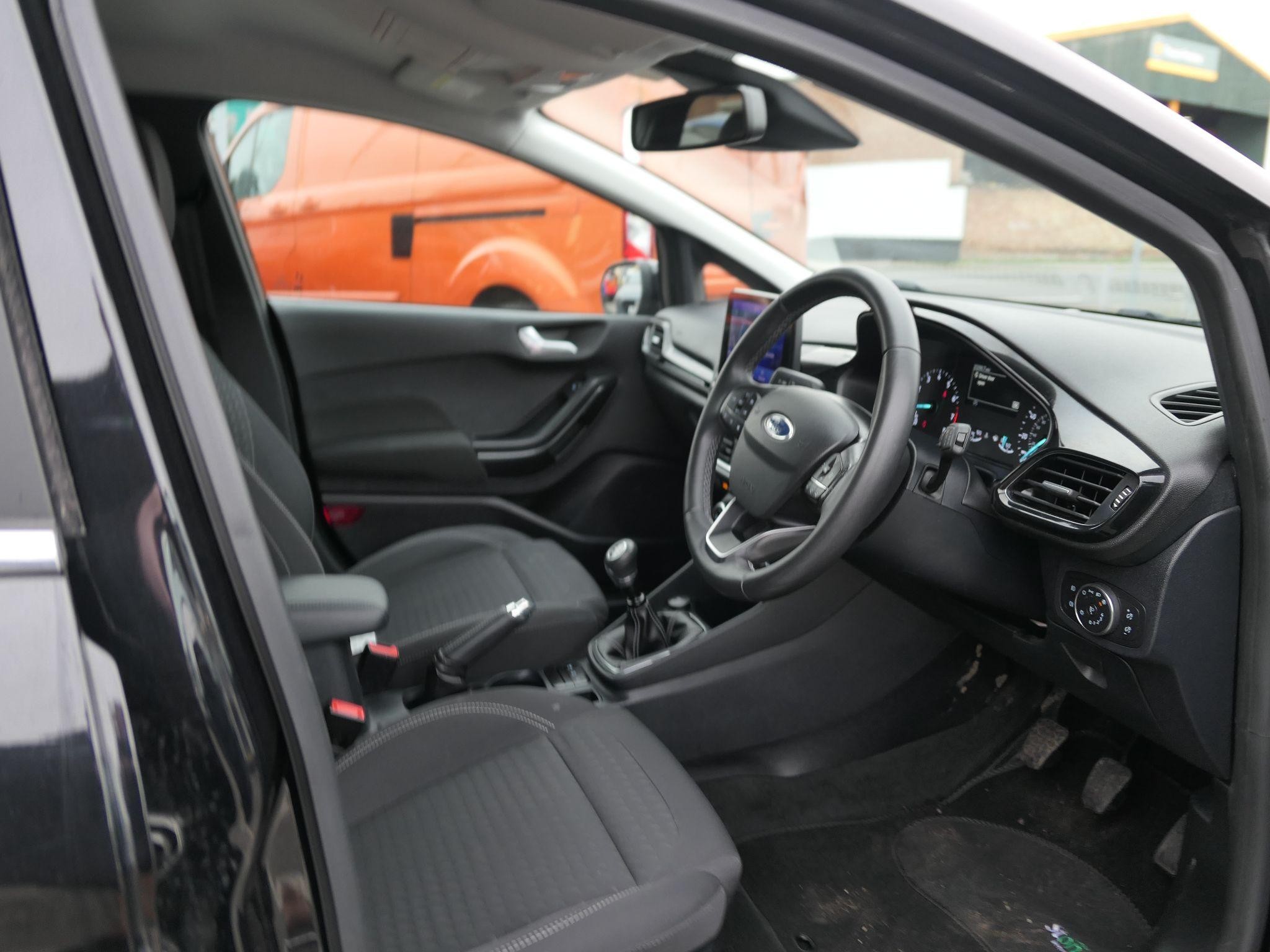 Ford Fiesta Image 9