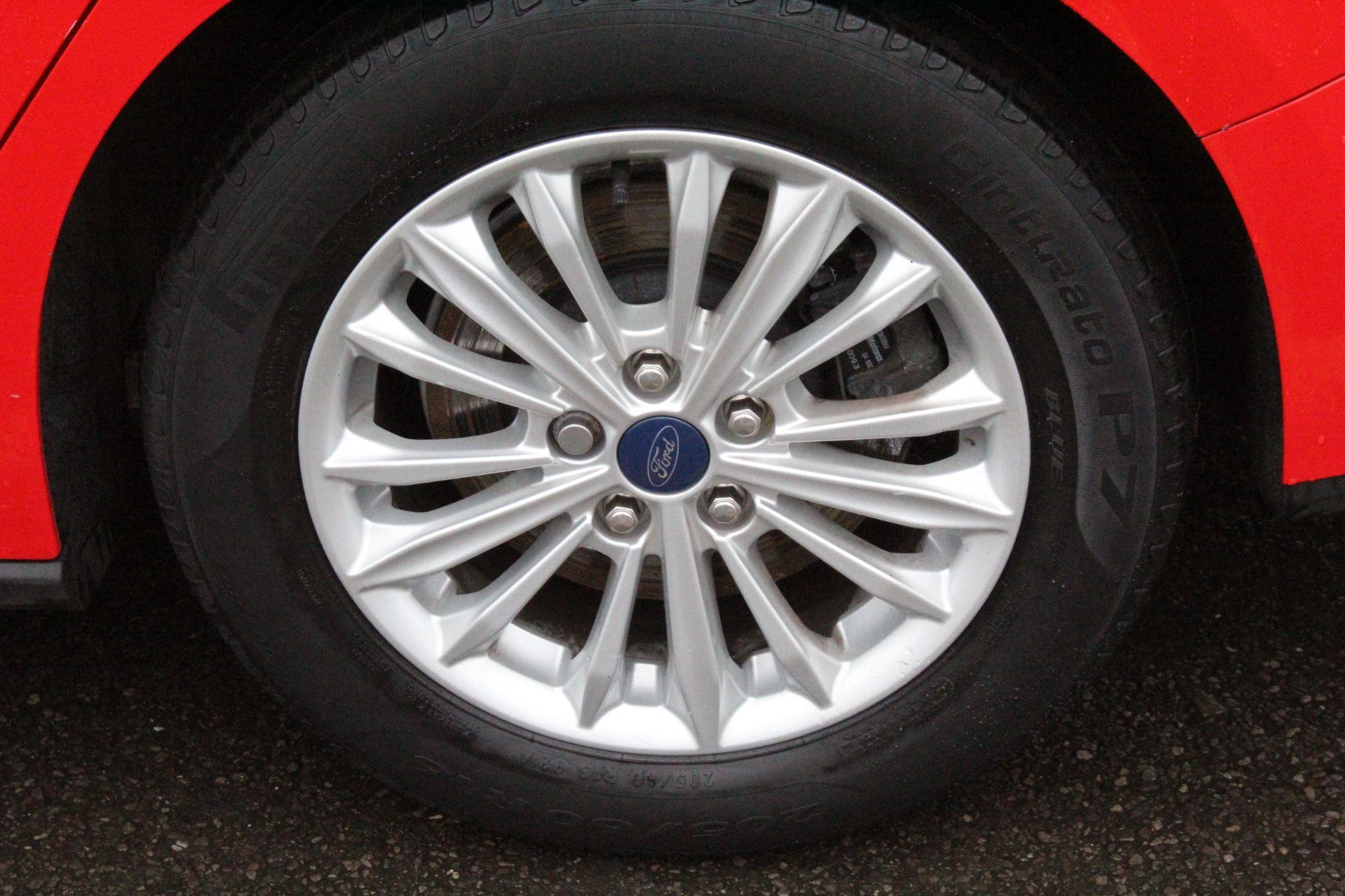 Ford Focus Image 9