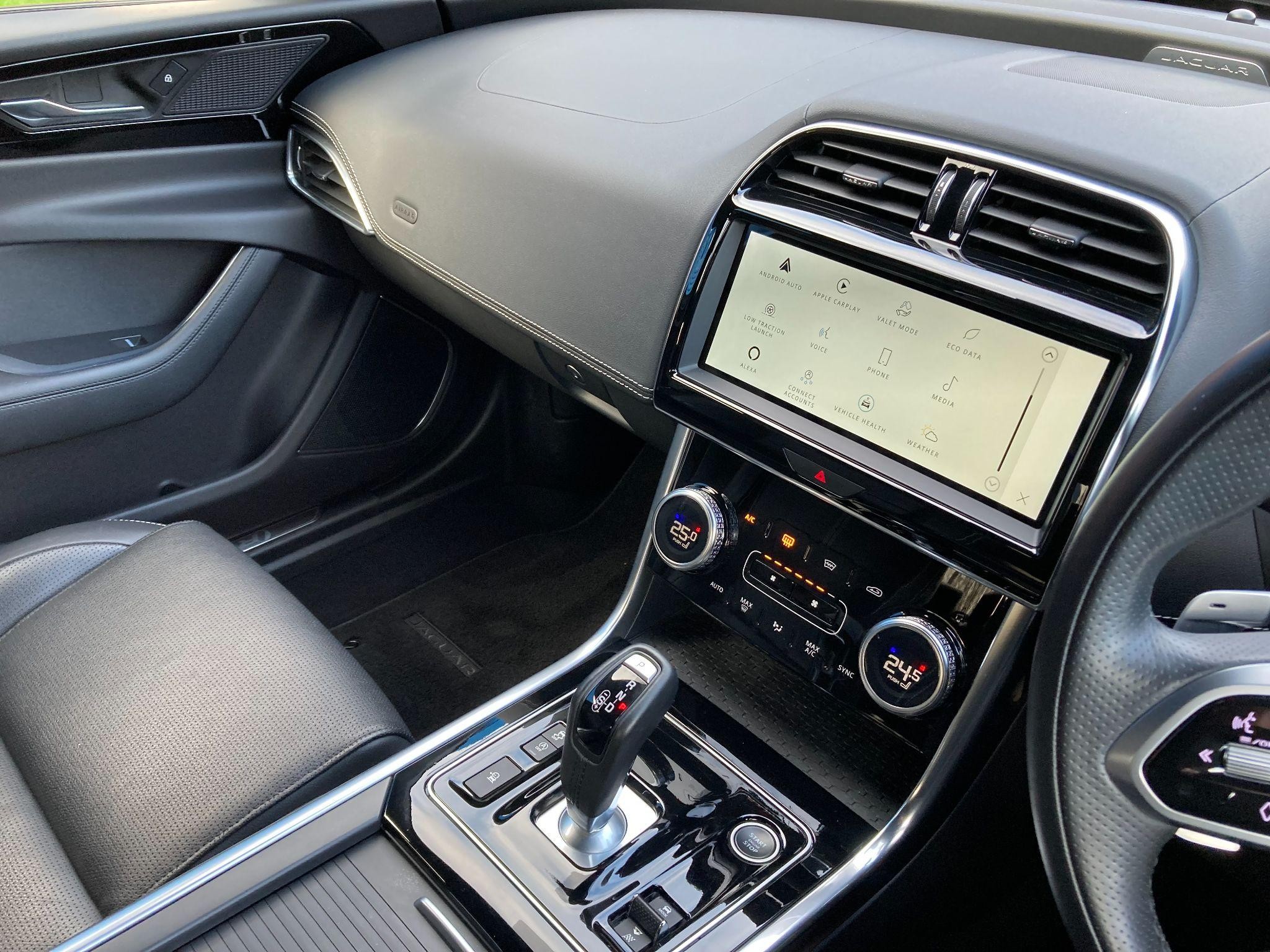 Jaguar XE Image 38