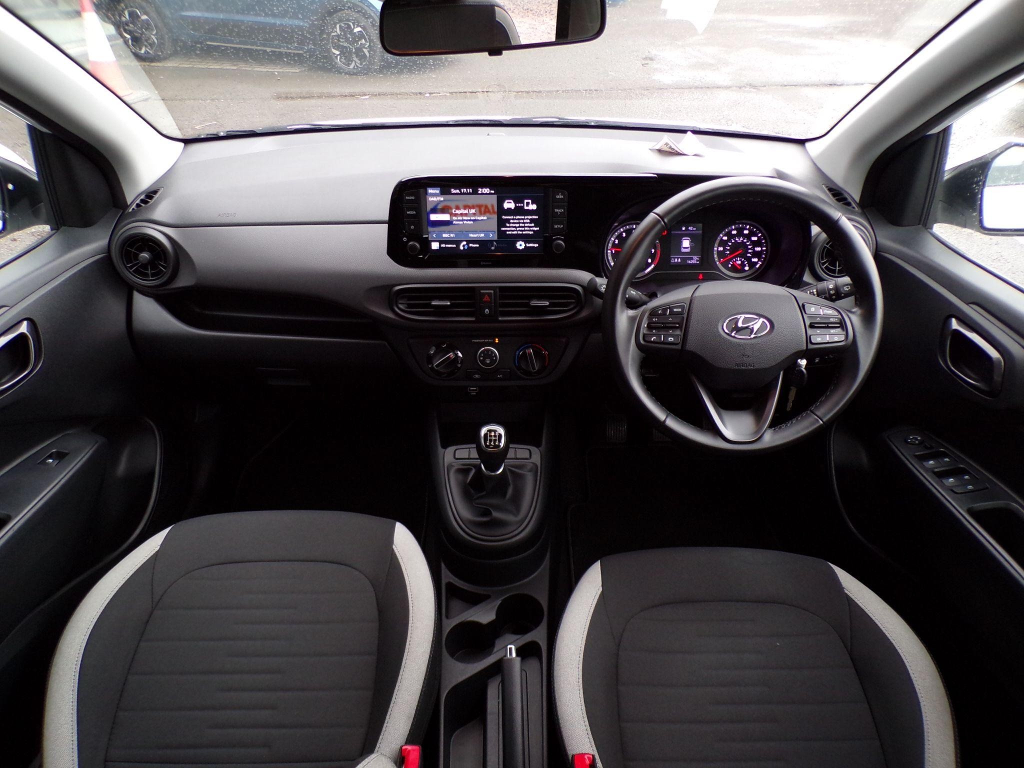 Hyundai i10 Image 15