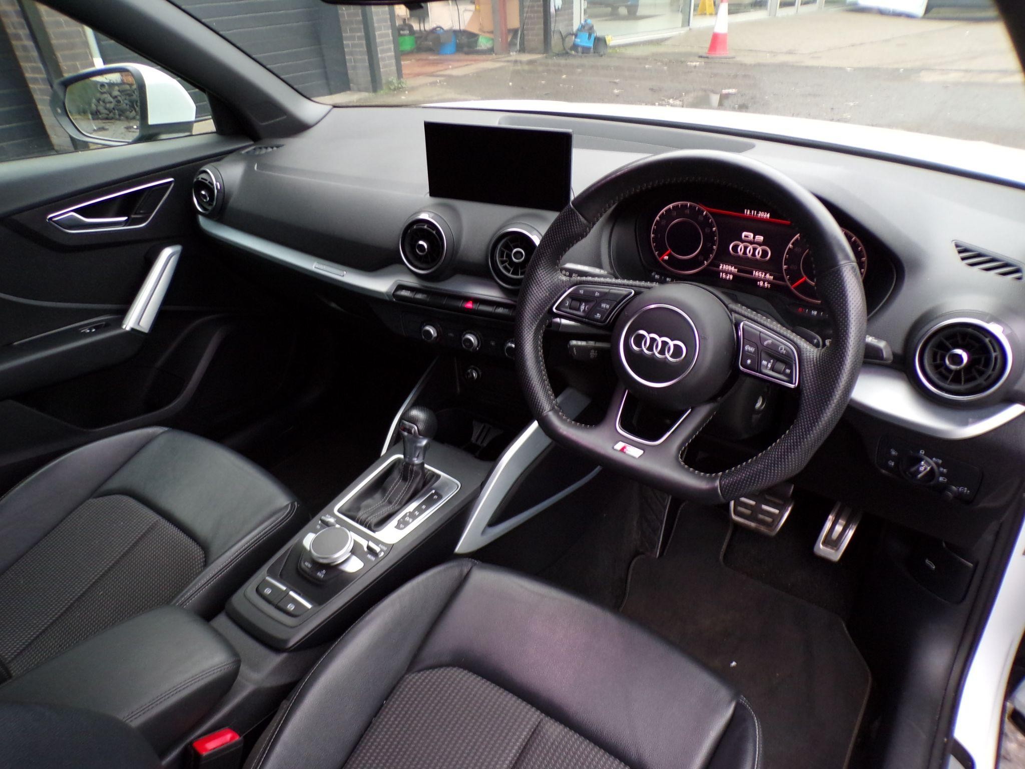 Audi Q2 Image 12