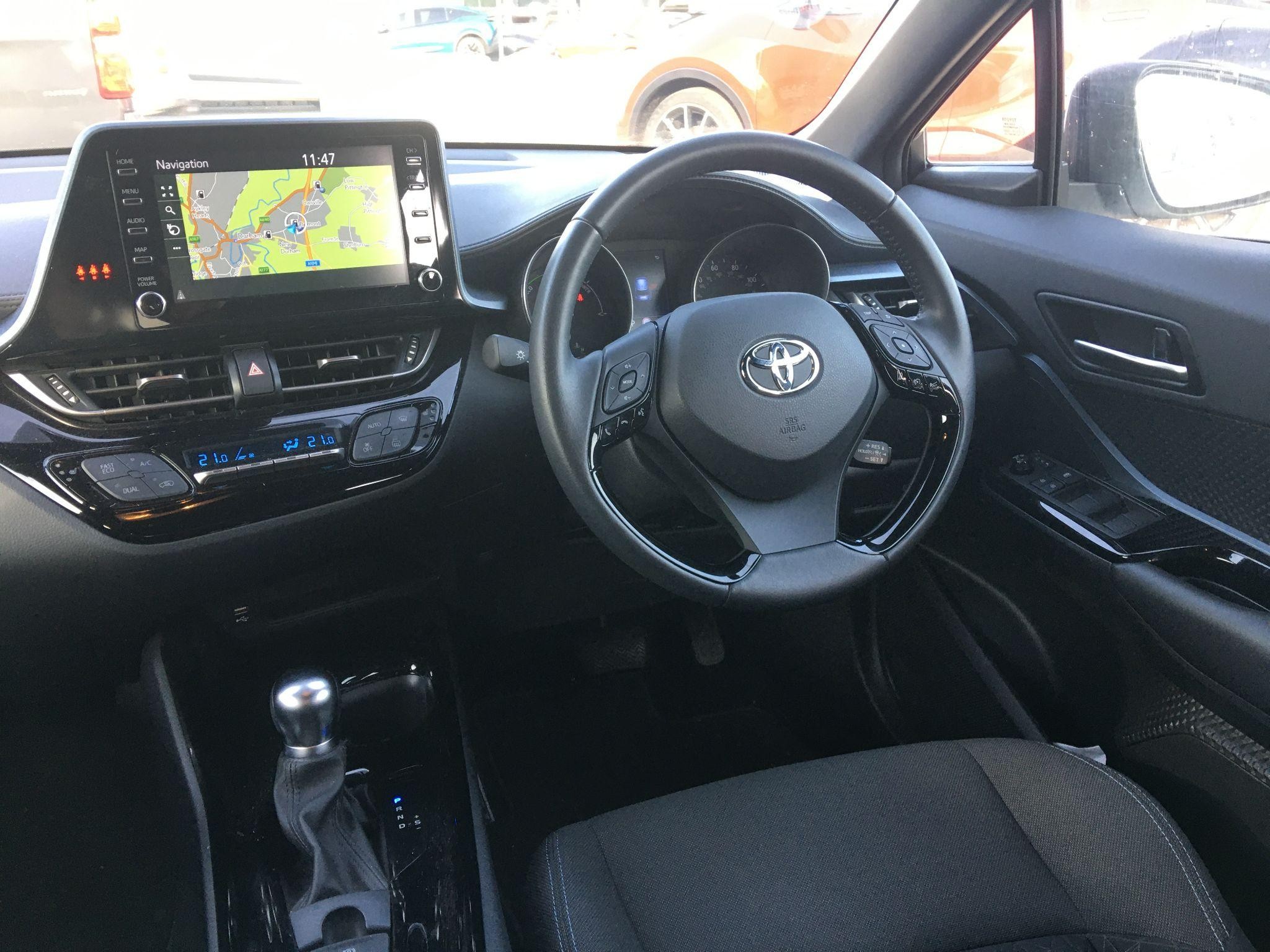 Toyota C-HR Image 14