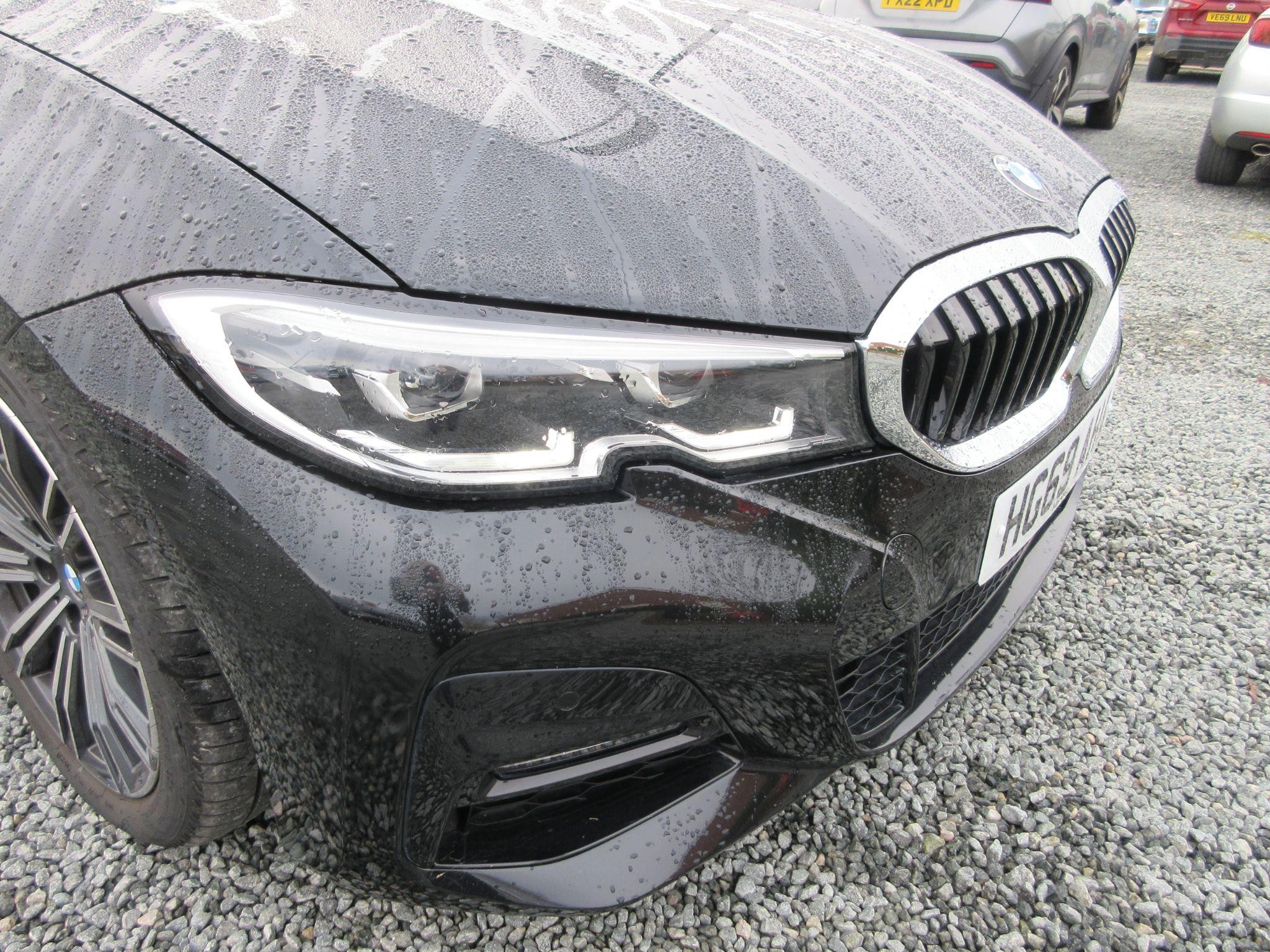 BMW 3 Series Image 9