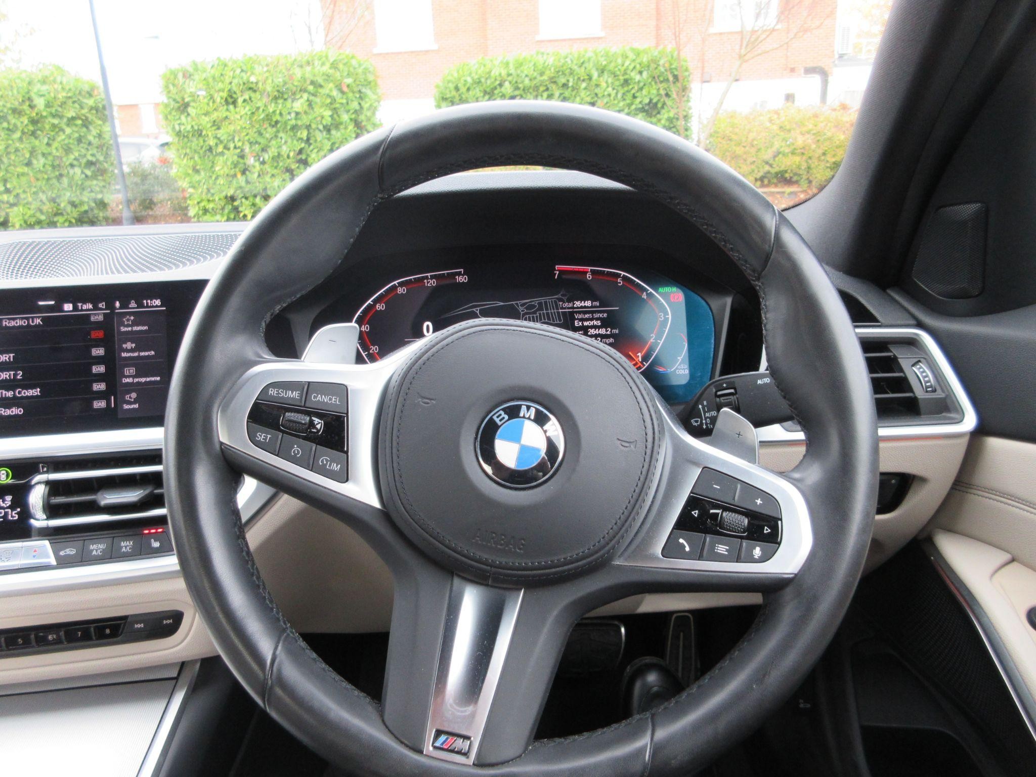 BMW 3 Series Image 25