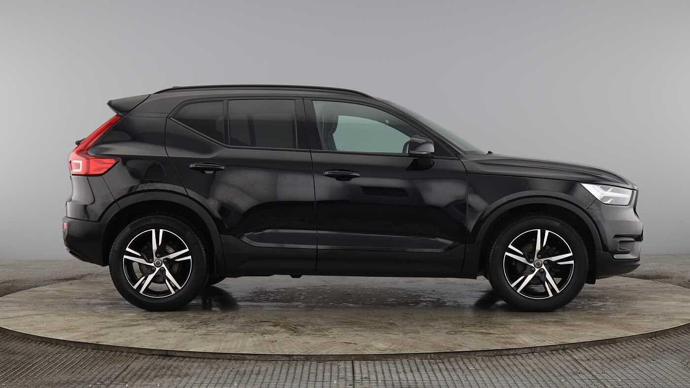 Volvo XC40 Image 2