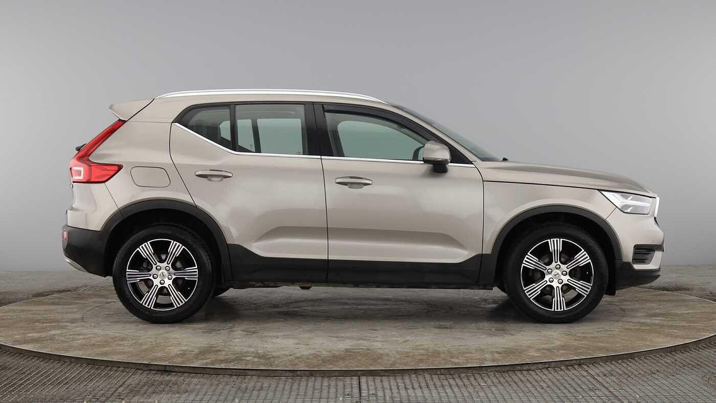 Volvo XC40 Image 2