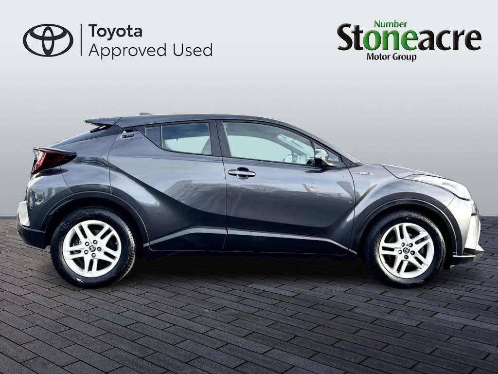 Toyota C-HR Image 4