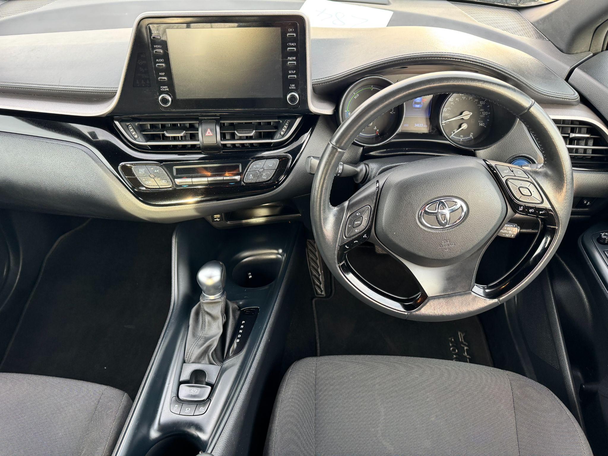 Toyota C-HR Image 17