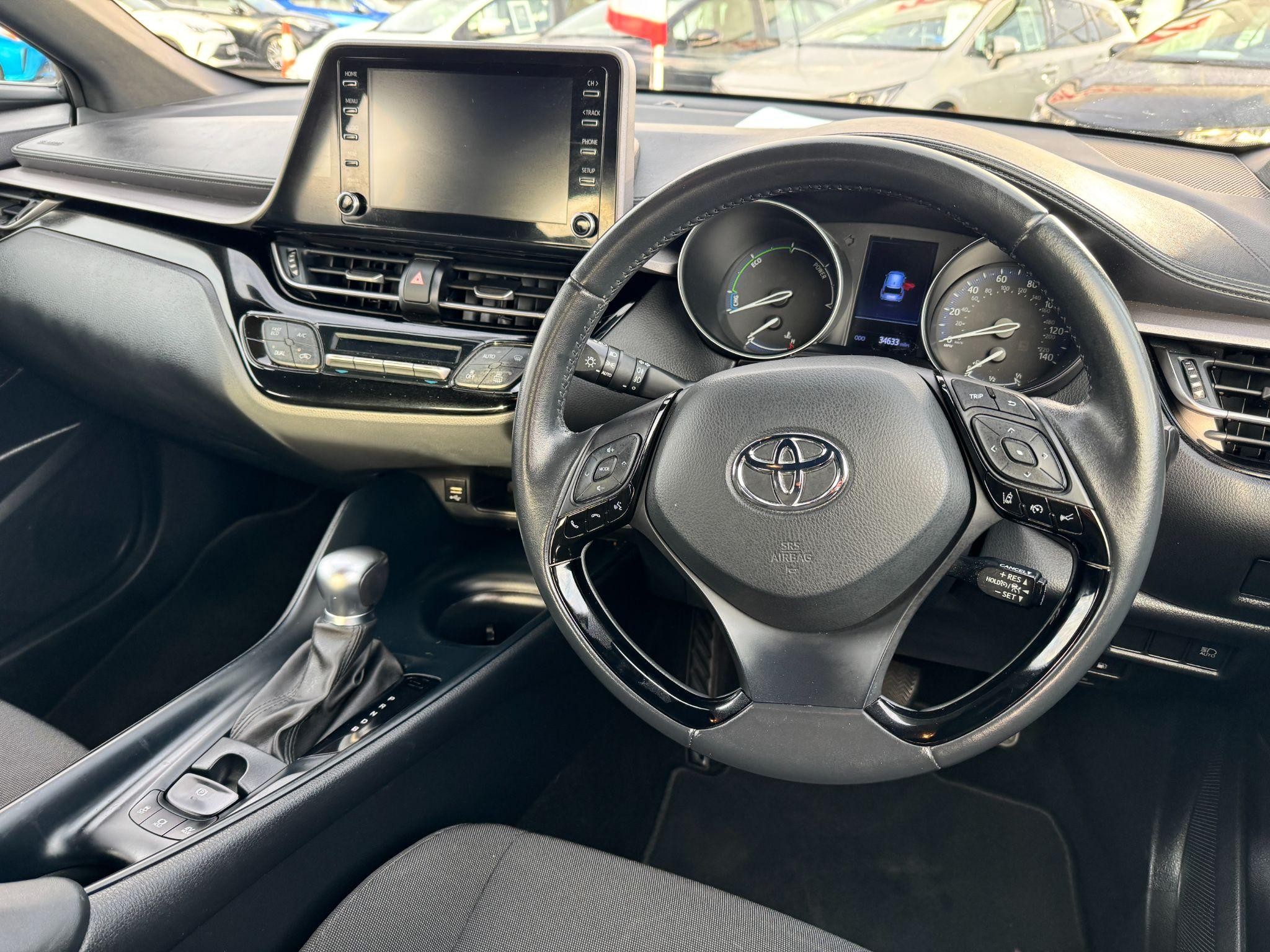 Toyota C-HR Image 18