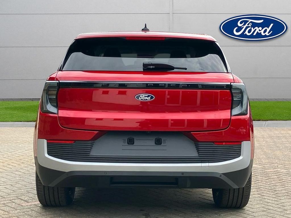 Ford Explorer Image 5