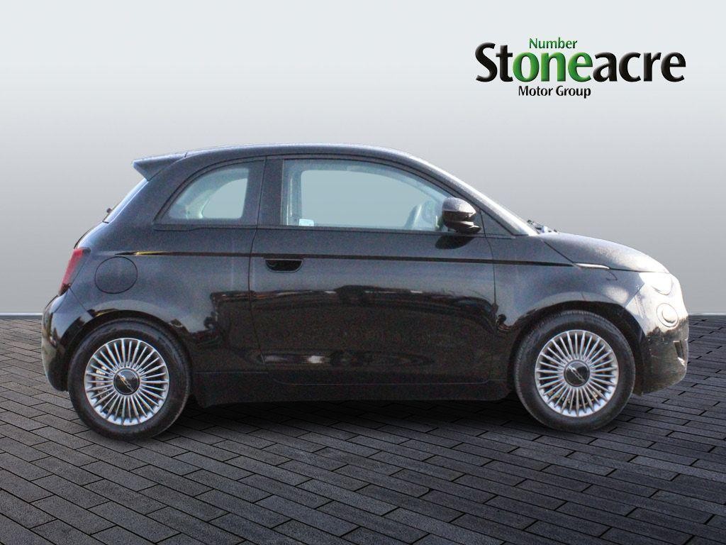 Fiat 500 Electric Image 2