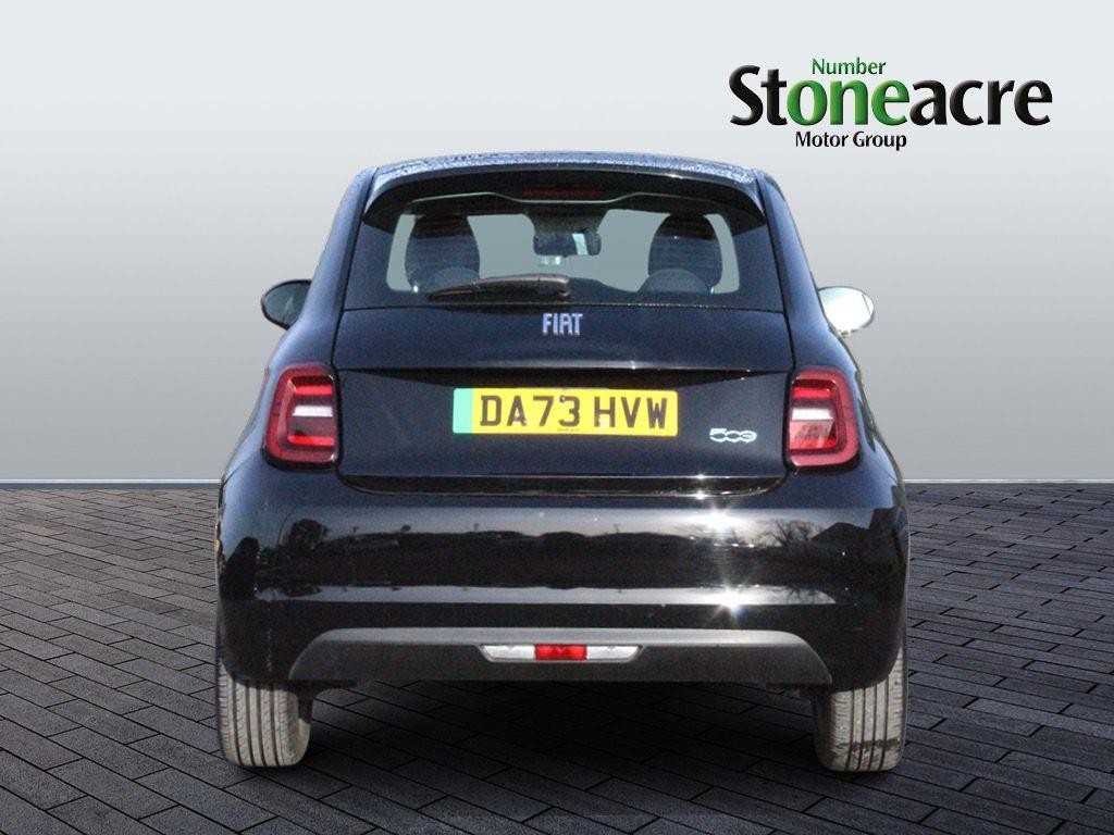 Fiat 500 Electric Image 4