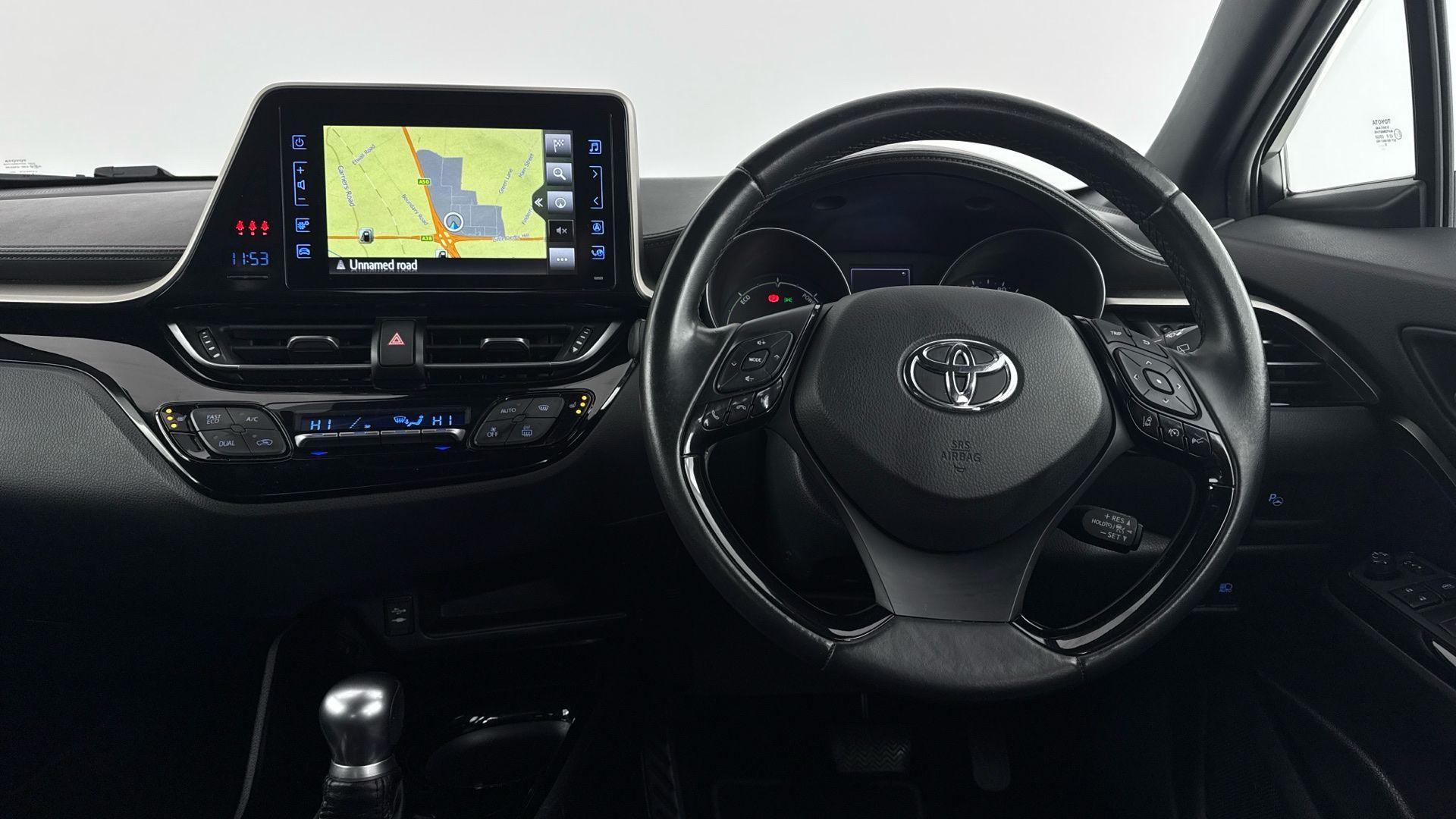 Toyota C-HR Image 8