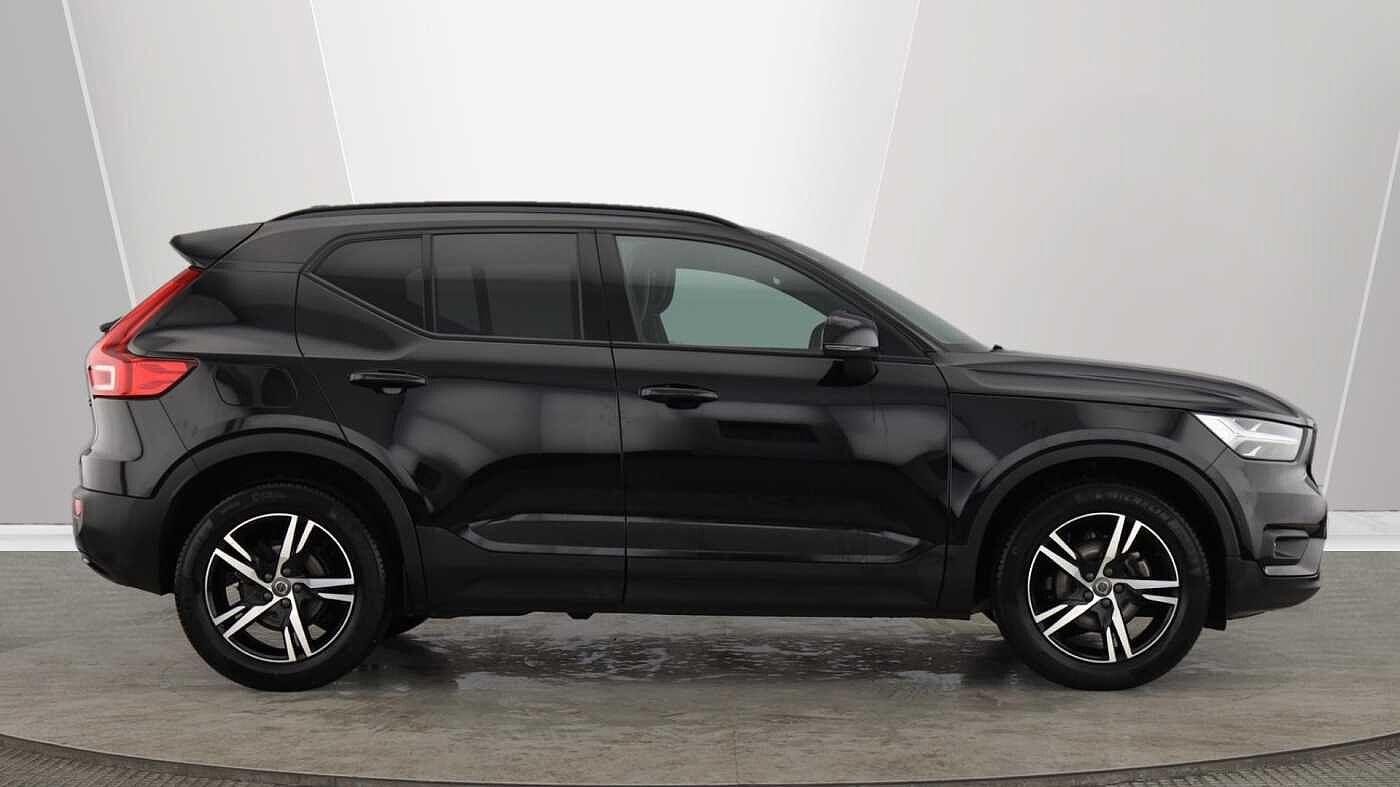 Volvo XC40 Image 2