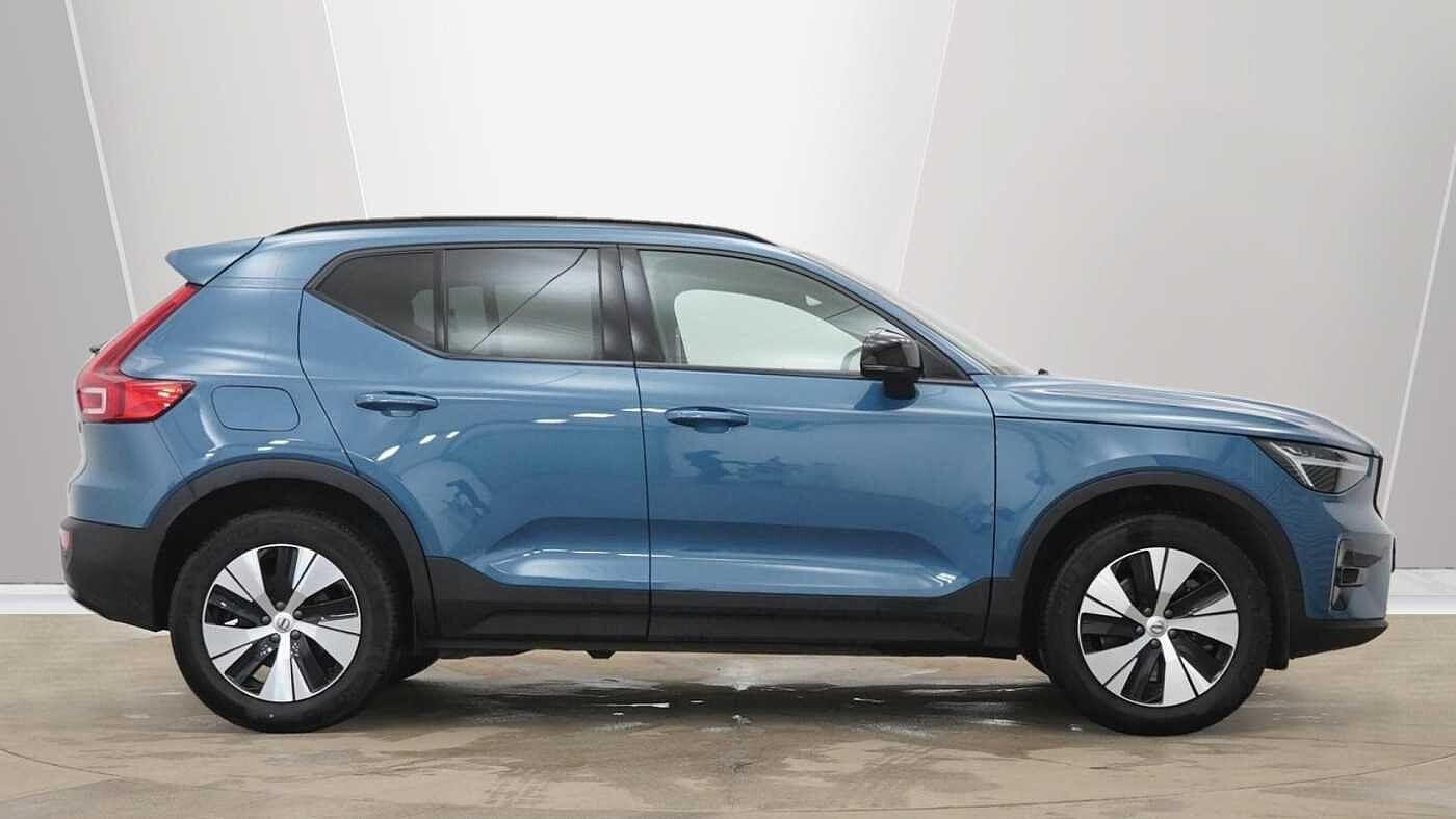 Volvo XC40 Image 2