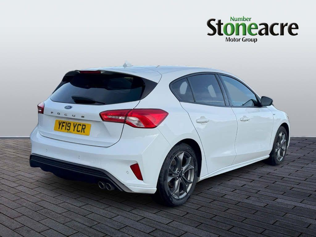 Ford Focus Image 8