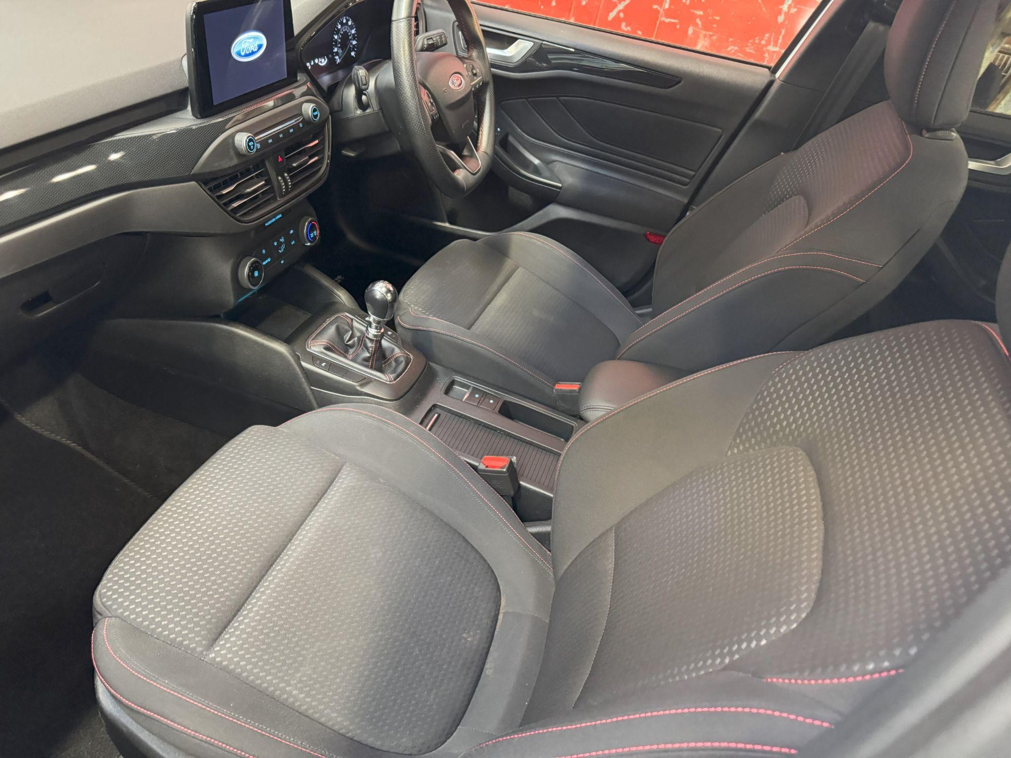 Ford Focus Image 17