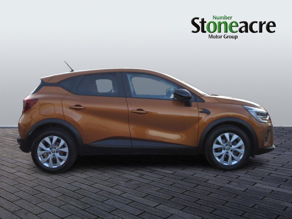 Renault Captur Image 2