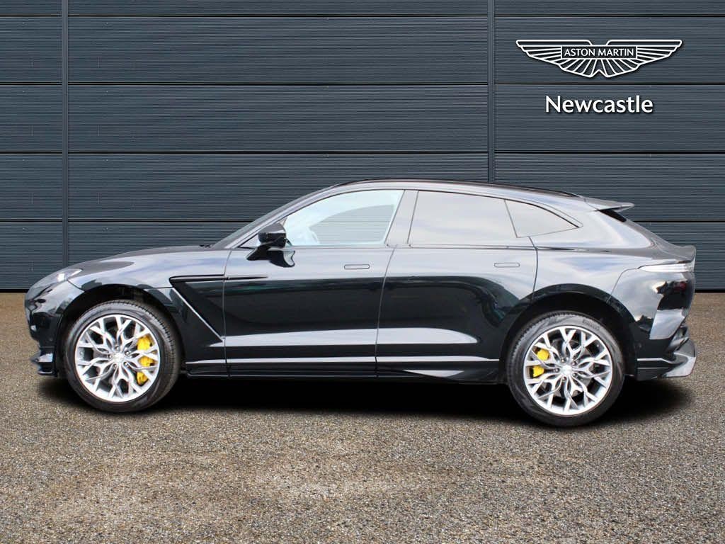 Aston Martin DBX Image 5