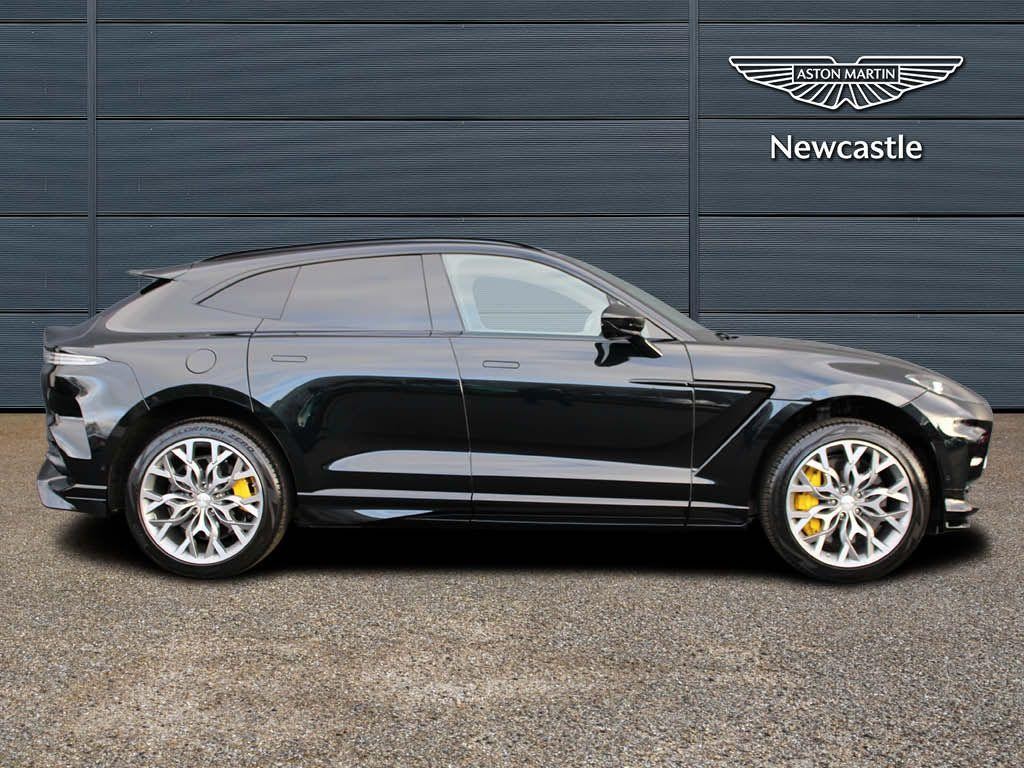 Aston Martin DBX Image 7