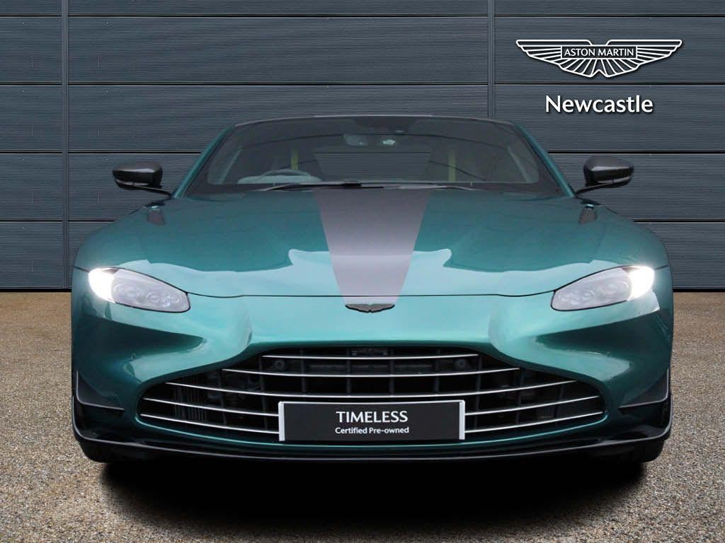 Aston Martin Vantage Image 2