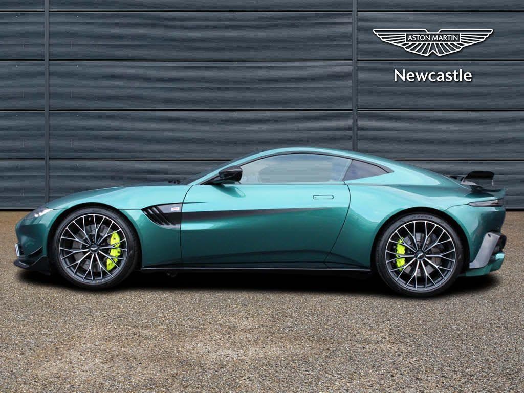 Aston Martin Vantage Image 5