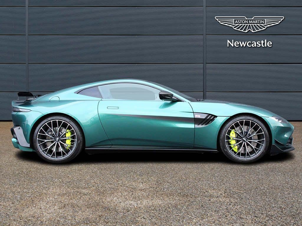 Aston Martin Vantage Image 7