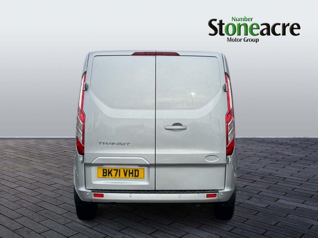 Ford Transit Custom Image 8